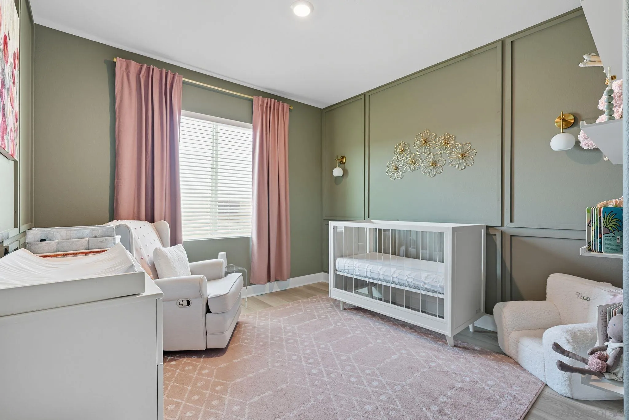 https://cdn.realtyfeed.com/cdn/127/250039243/726d74f2241c4546ca0124b53d5072f6.webp