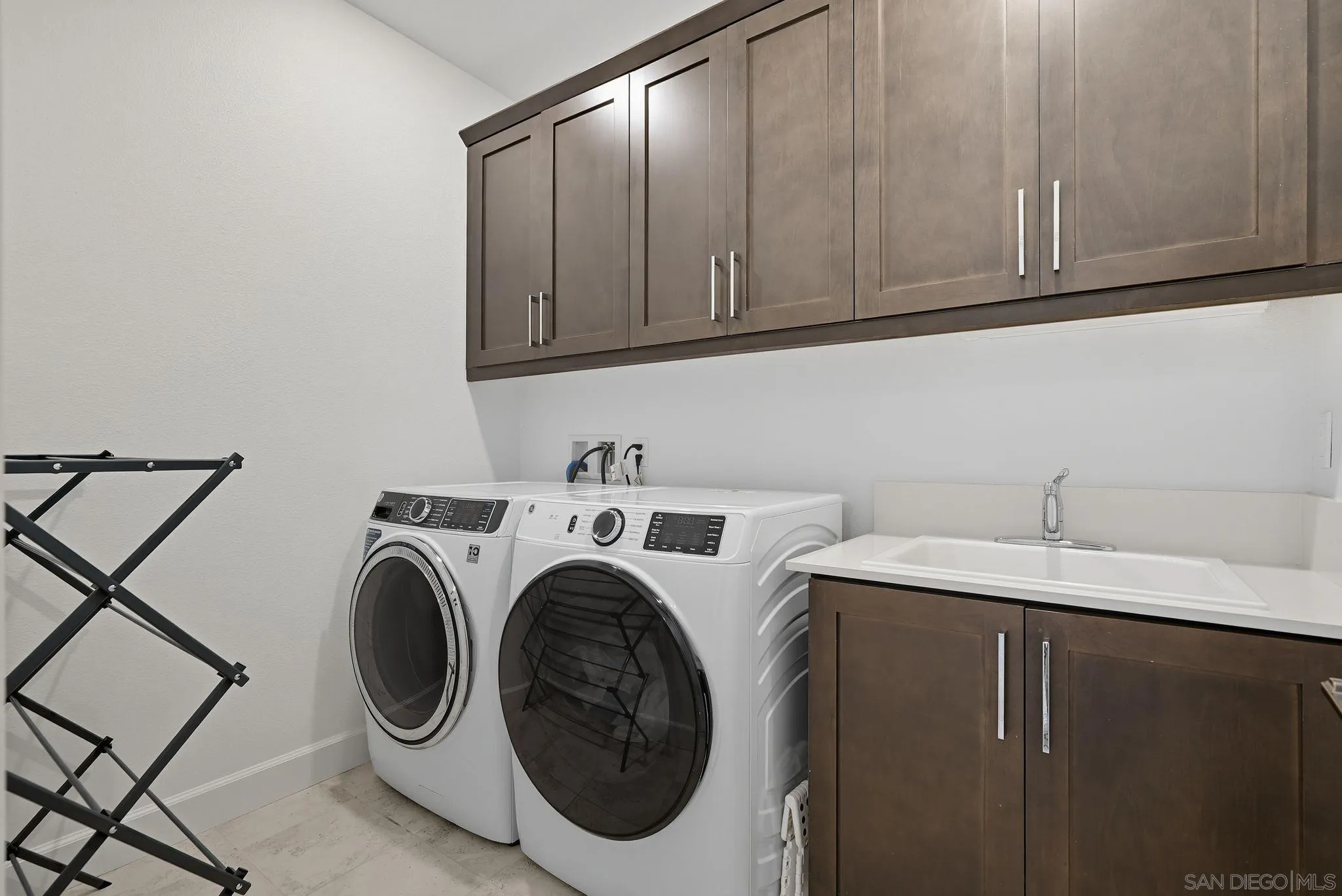 https://cdn.realtyfeed.com/cdn/127/250039243/751ed1b42d1d6d1c608972380ab13682.webp