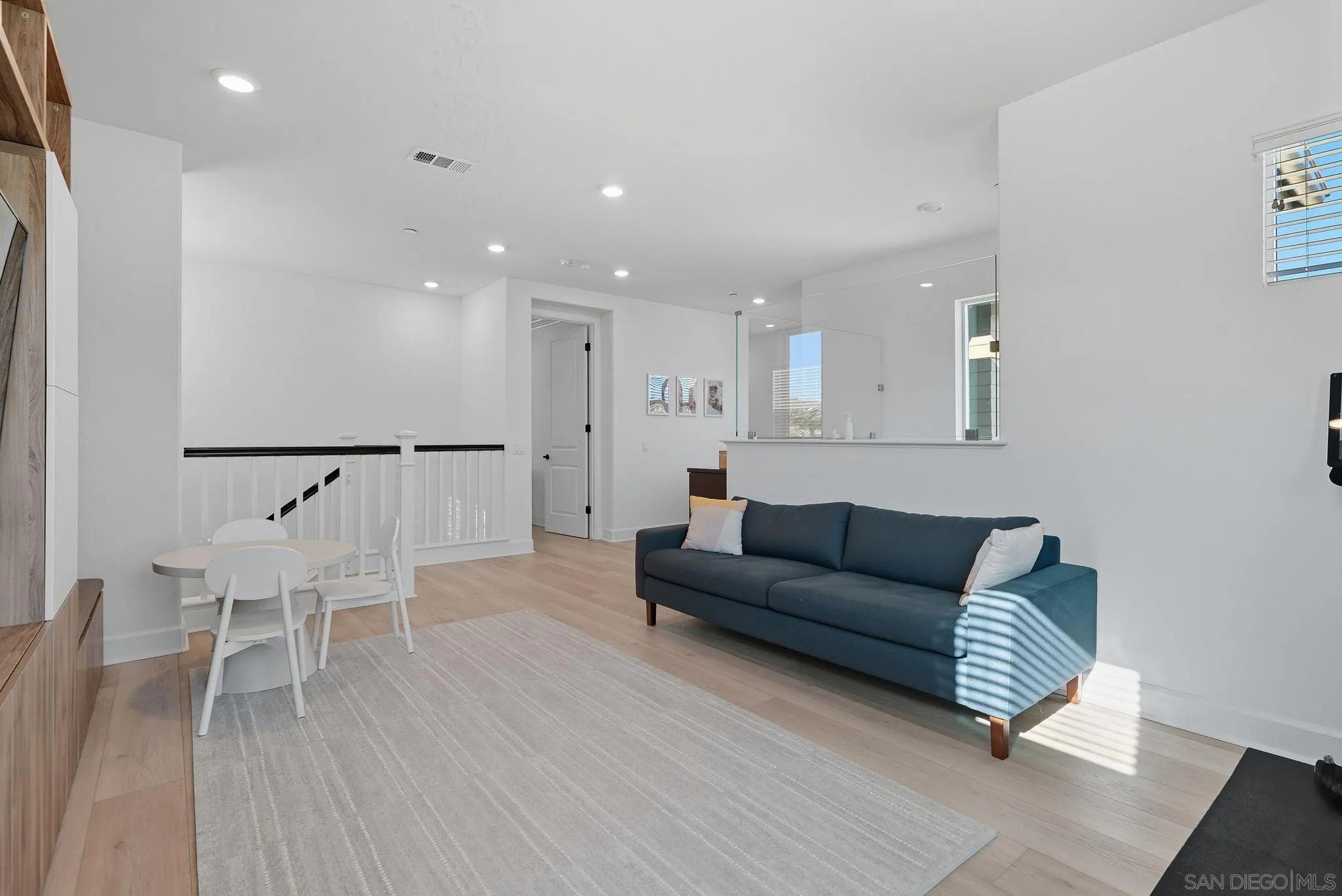 https://cdn.realtyfeed.com/cdn/127/250039243/b04801c79aa16f1115f67d1225d040d1.webp