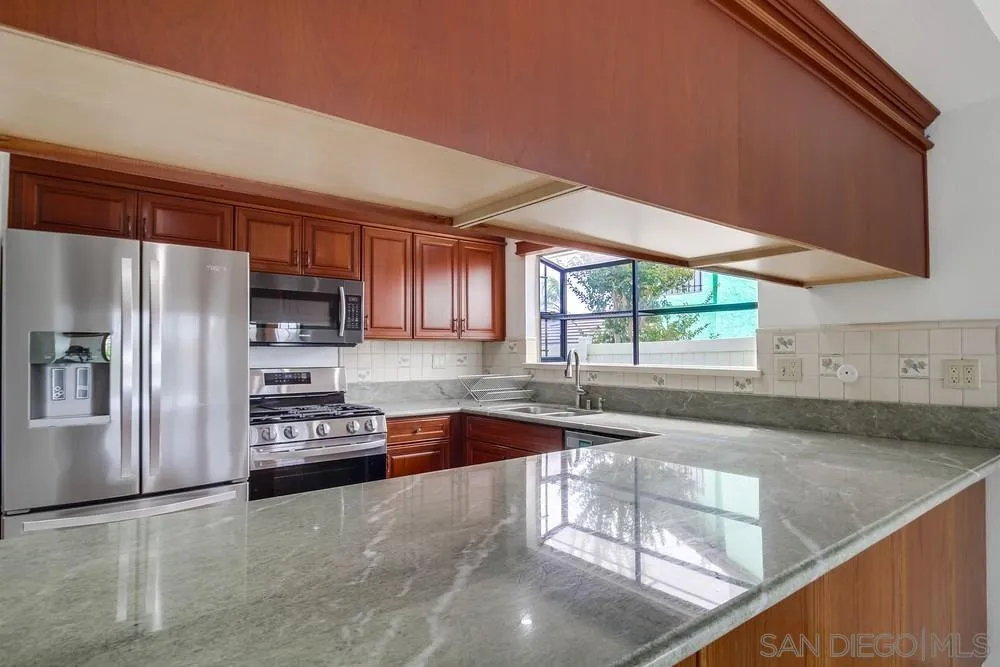 https://cdn.realtyfeed.com/cdn/127/250039244/337a2d0fb3569603e9d3e2122003b37f.webp
