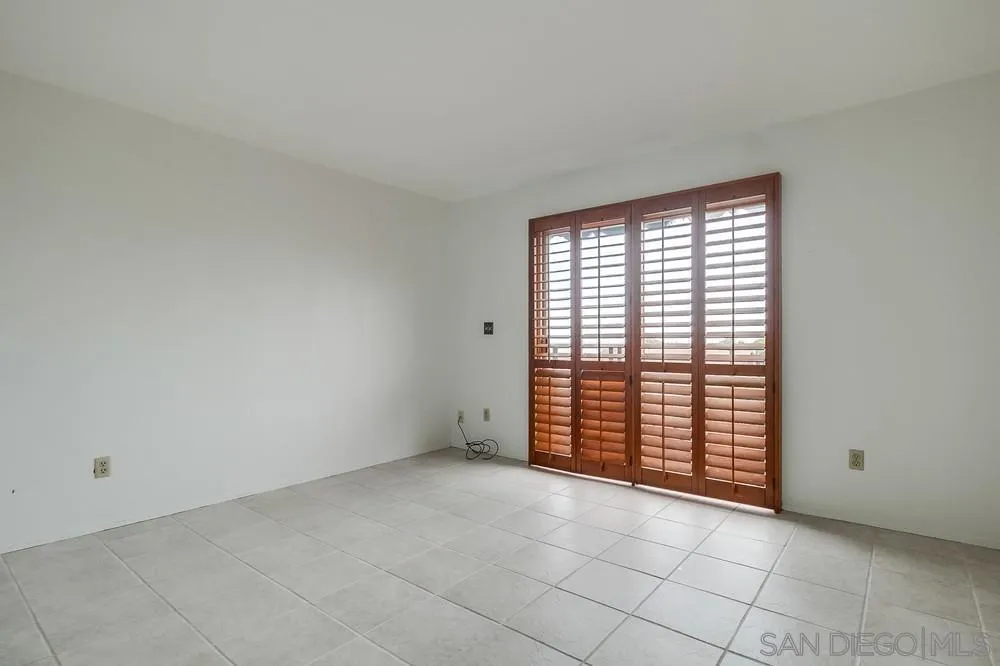 https://cdn.realtyfeed.com/cdn/127/250039244/33b0750c95cb39b705a562653642c116.webp