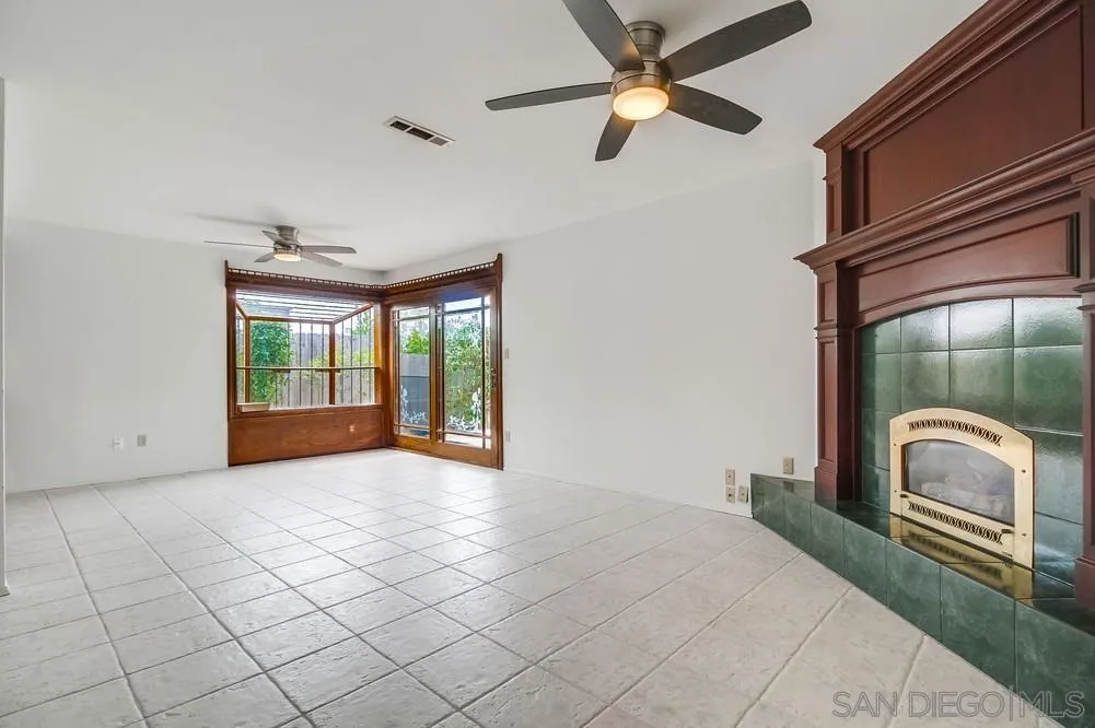 https://cdn.realtyfeed.com/cdn/127/250039244/3515f1d1627d8f4515d1a5e0043f1069.webp