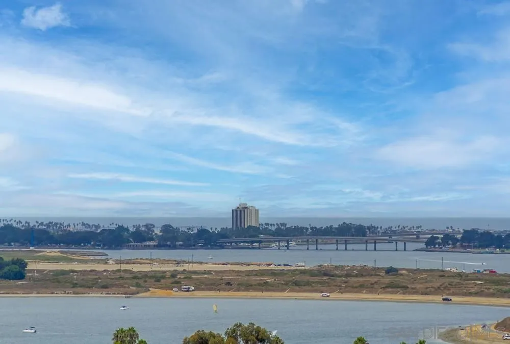 https://cdn.realtyfeed.com/cdn/127/250039244/efbc92373712809f3fba9cc5d26fbe3f.webp
