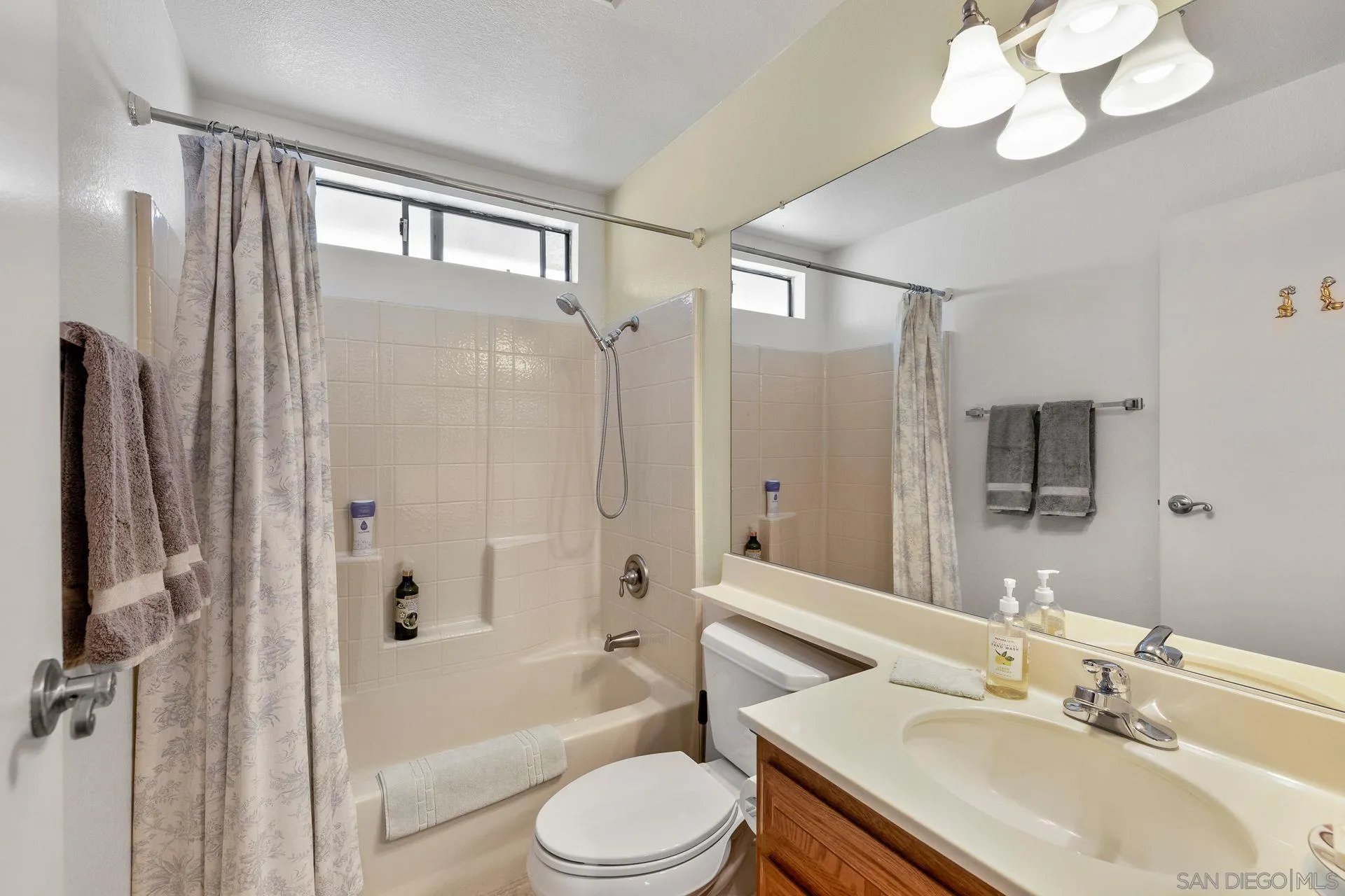https://cdn.realtyfeed.com/cdn/127/250039249/2f8d8c42a81c5f47c013af7acba6ed72.webp