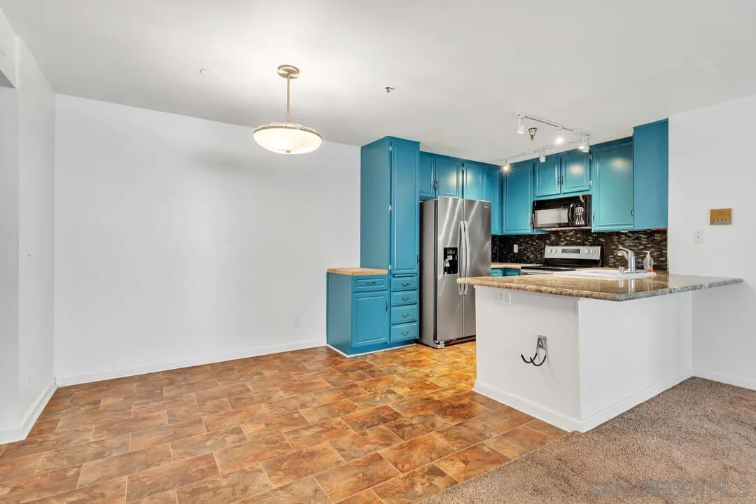 https://cdn.realtyfeed.com/cdn/127/250039253/4ff9a53be253101448c6929a0294233d.webp