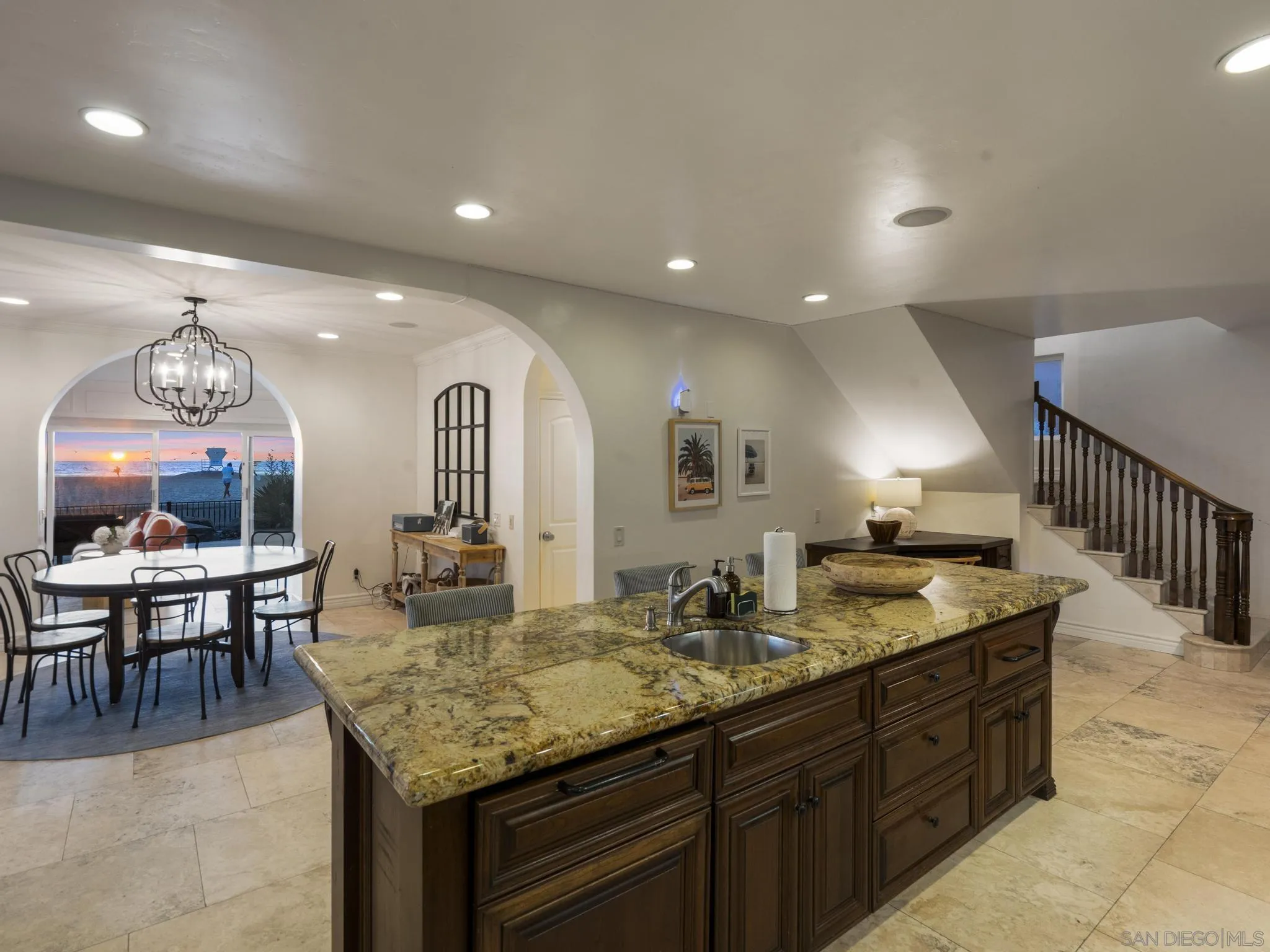 https://cdn.realtyfeed.com/cdn/127/250039263/09f94176918fe07be403a102f0b47d45.webp