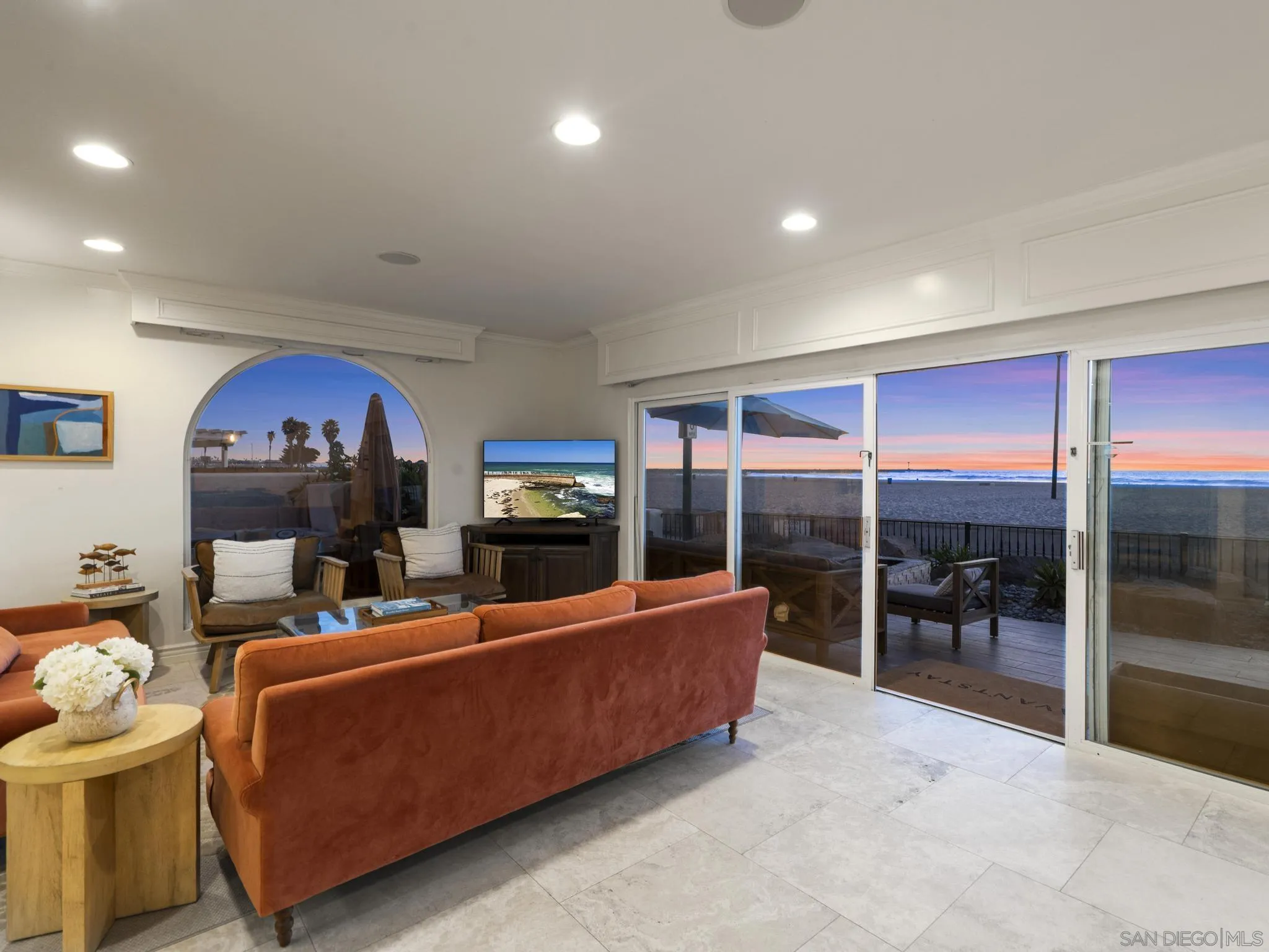 https://cdn.realtyfeed.com/cdn/127/250039263/3a6f070ec337fb43f72978213bcb411c.webp