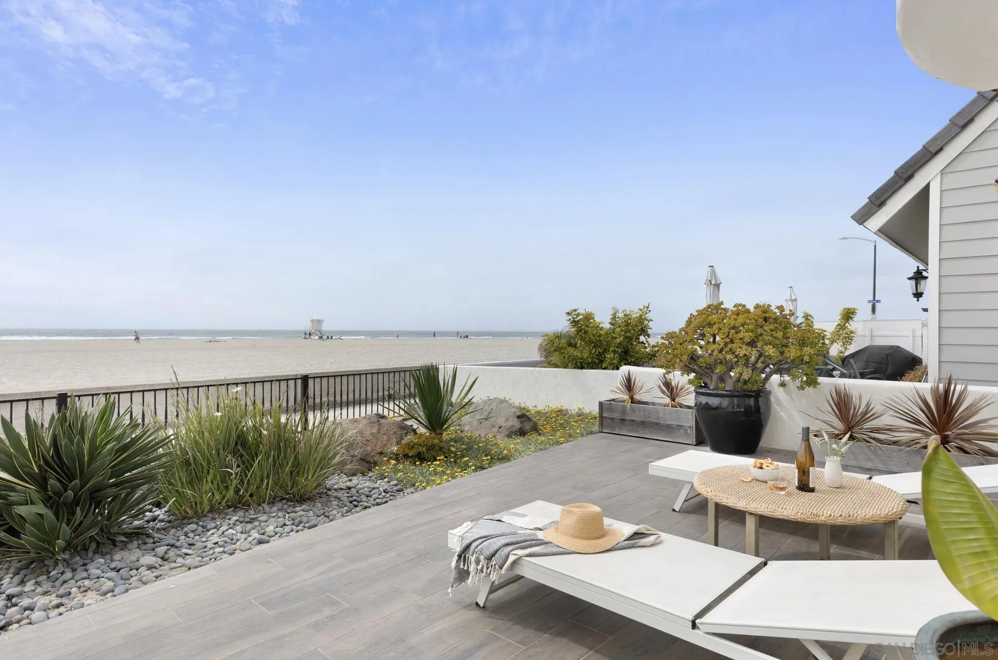 https://cdn.realtyfeed.com/cdn/127/250039263/59bb101877abfeb1f2a5ce0ffda1f21f.webp