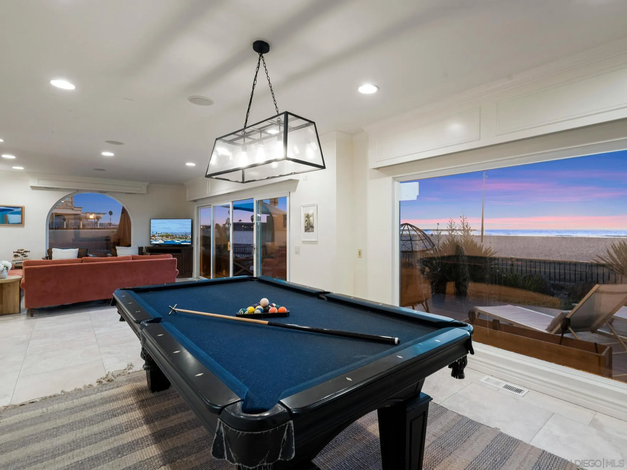 https://cdn.realtyfeed.com/cdn/127/250039263/ad98802ddd4191352769bfb12c833c62.webp