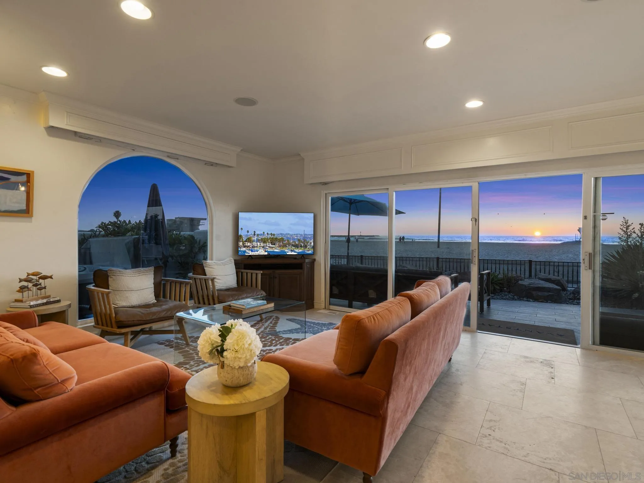 https://cdn.realtyfeed.com/cdn/127/250039263/c2261b3bbc02f9fce16424bdbf5a4be0.webp