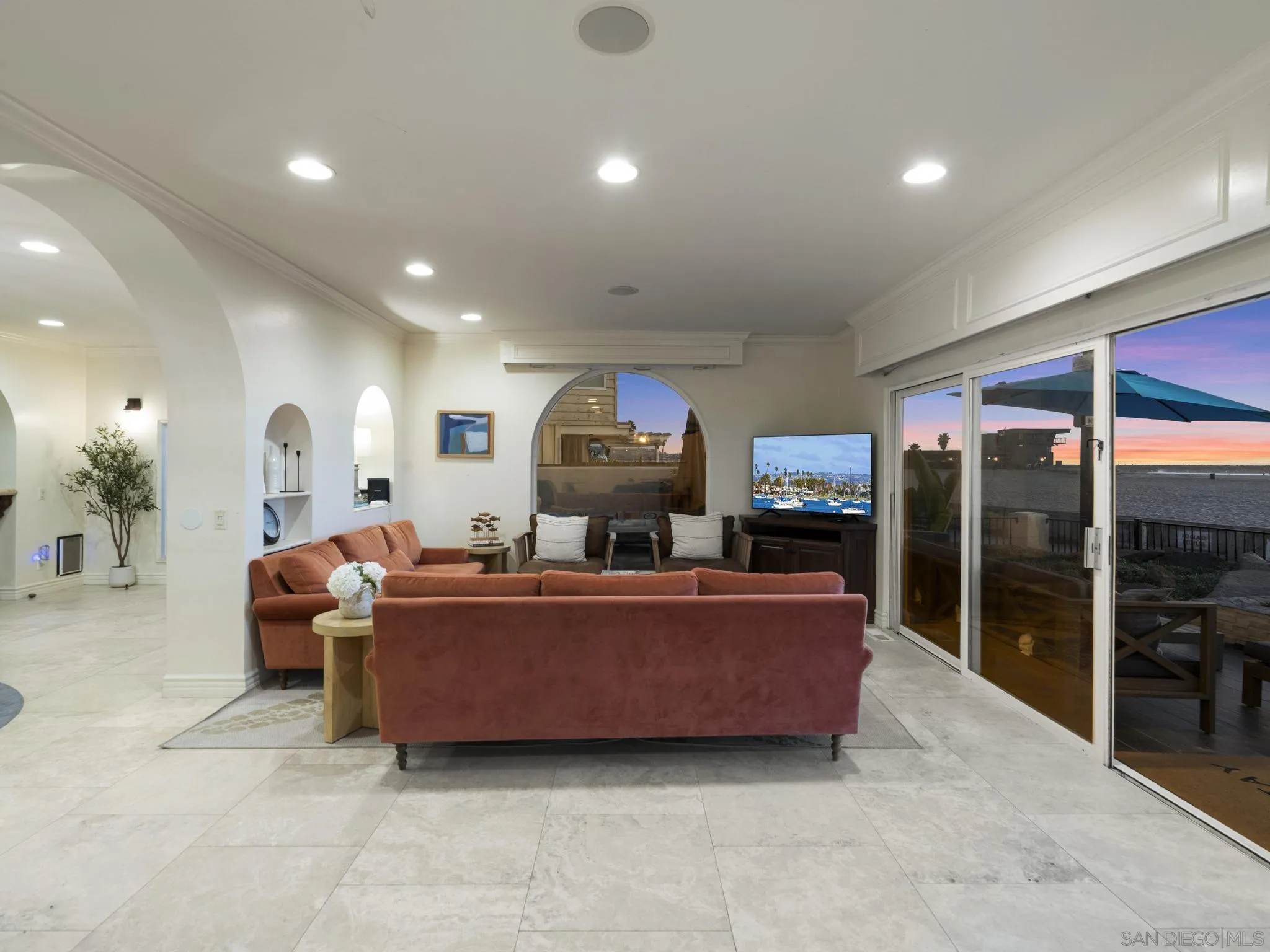 https://cdn.realtyfeed.com/cdn/127/250039263/d2bcdc7f0a3648653f0a58639bb735ec.webp