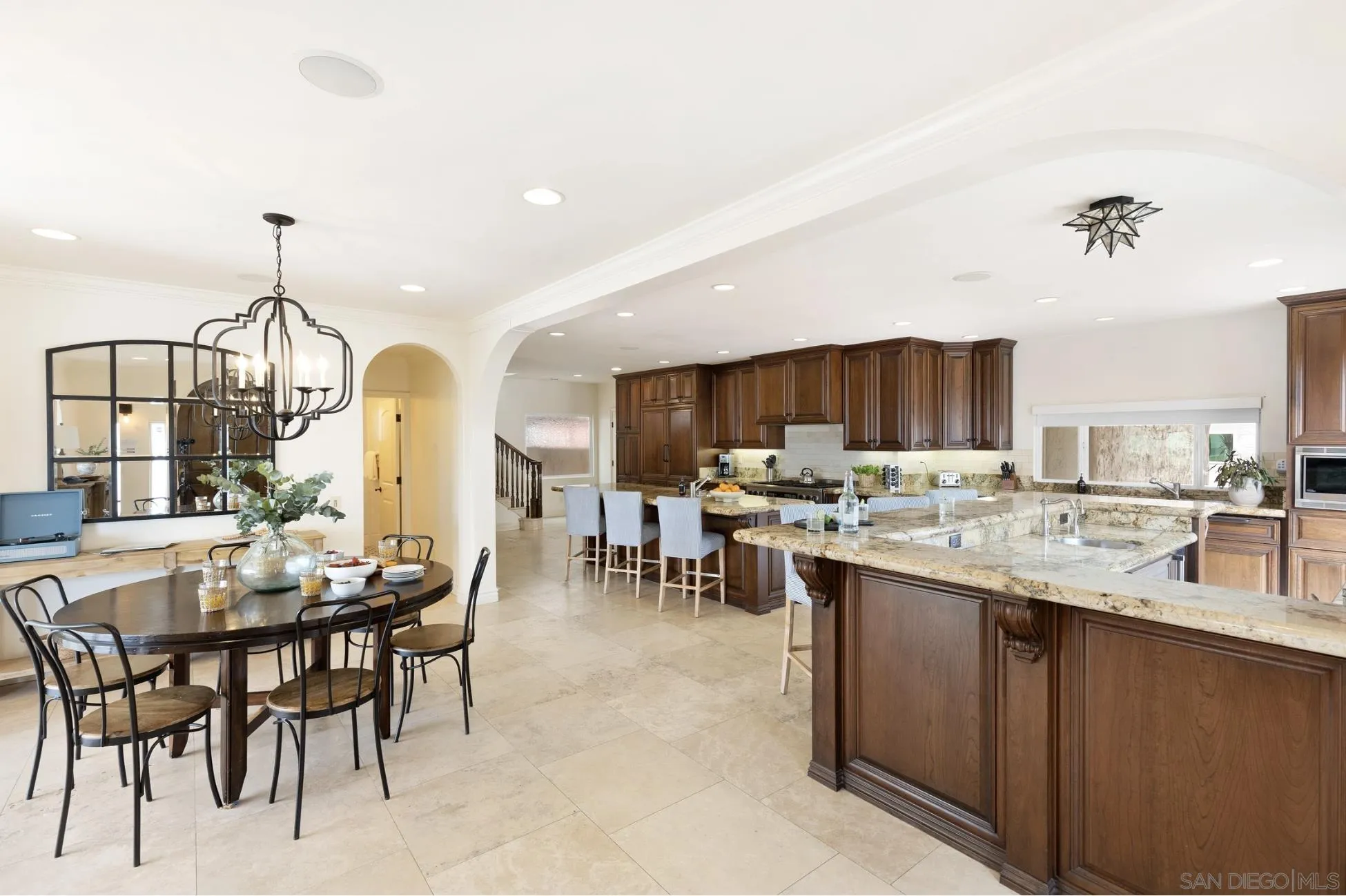 https://cdn.realtyfeed.com/cdn/127/250039263/fb2690deb5da4d1d2f3396e363150d4d.webp