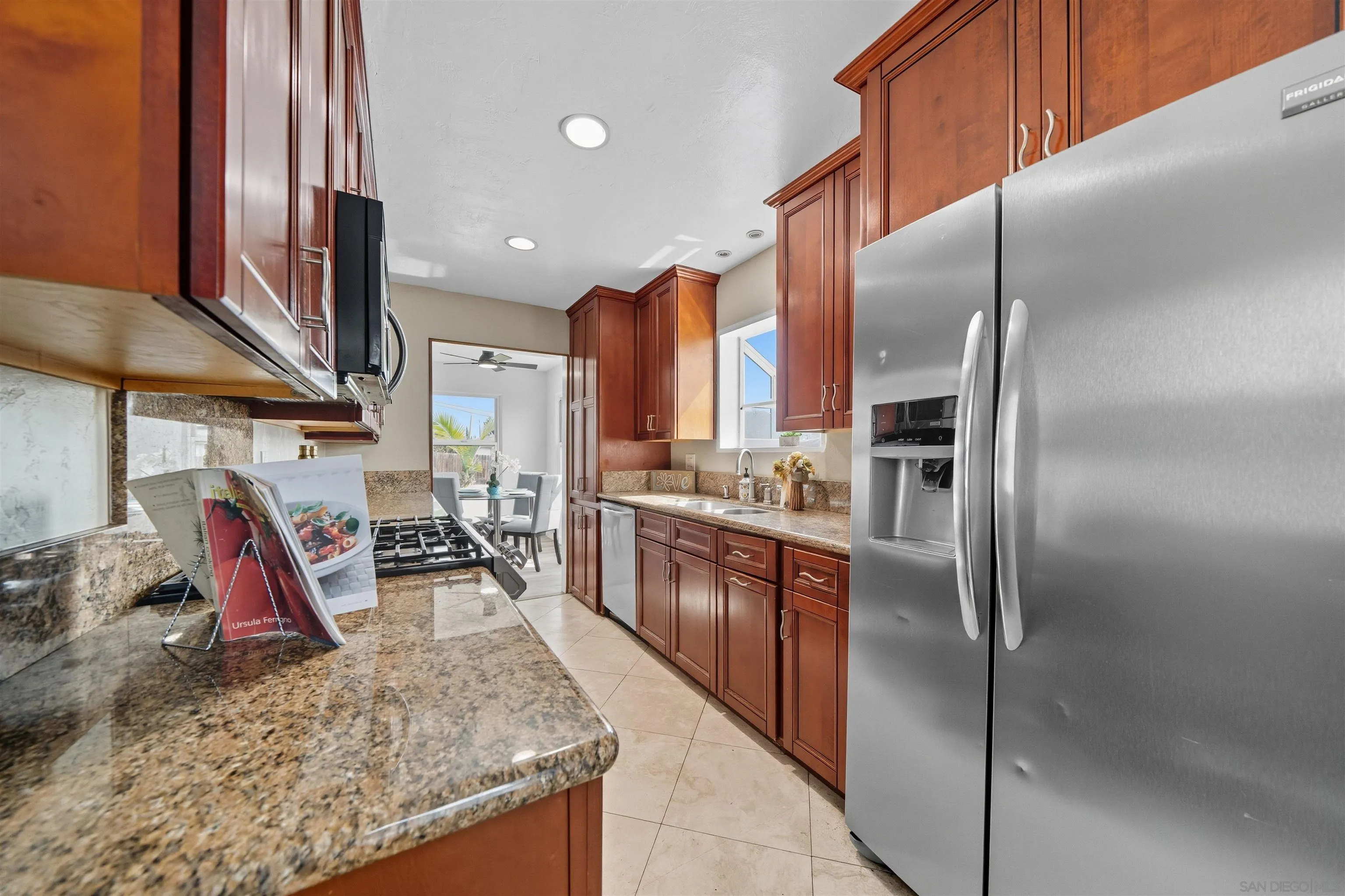 https://cdn.realtyfeed.com/cdn/127/250039264/e43db94d871431a7068c621919eb8bb7.webp