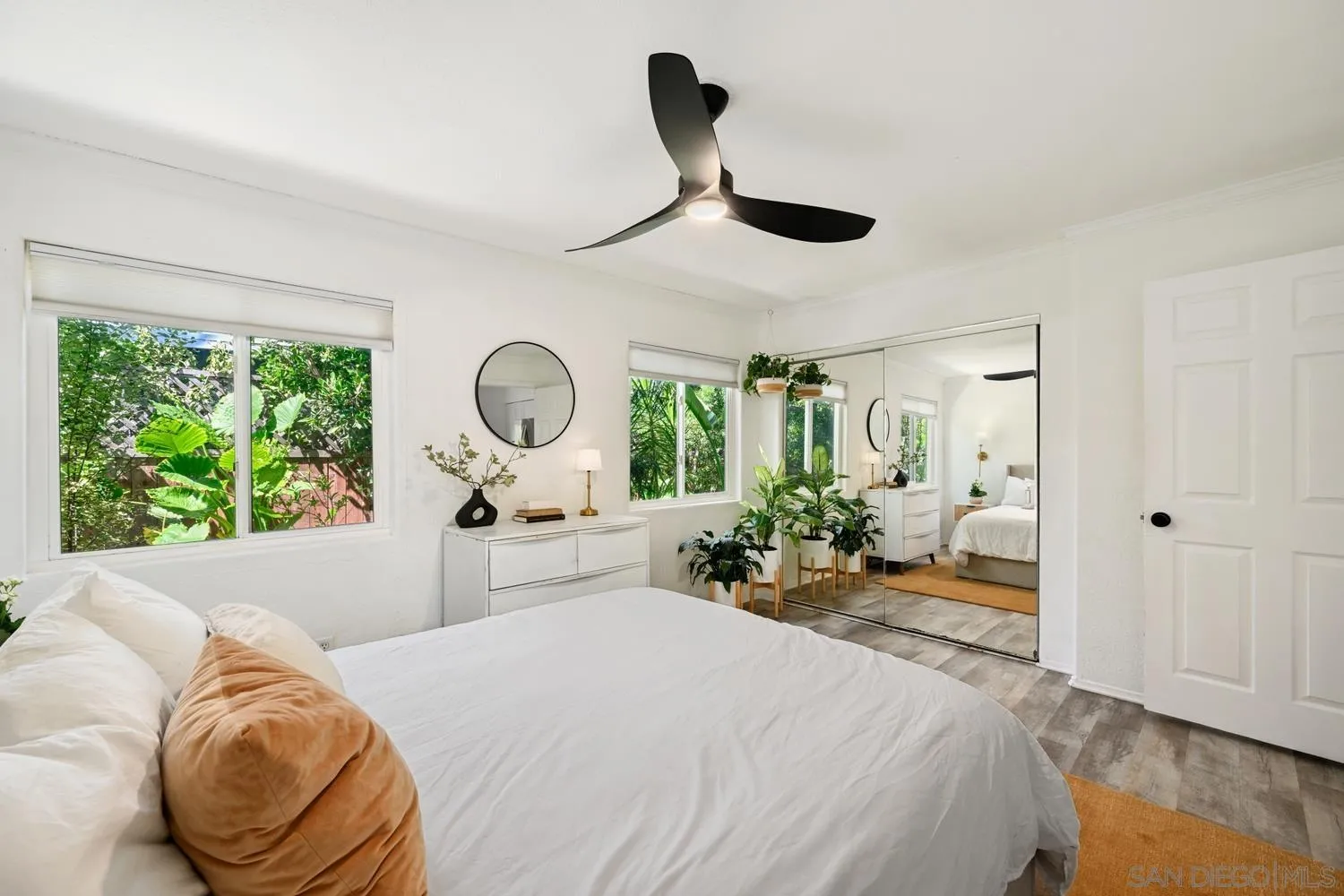 https://cdn.realtyfeed.com/cdn/127/250039266/b1c43eef05621c9c65c9bd331d9819a6.webp