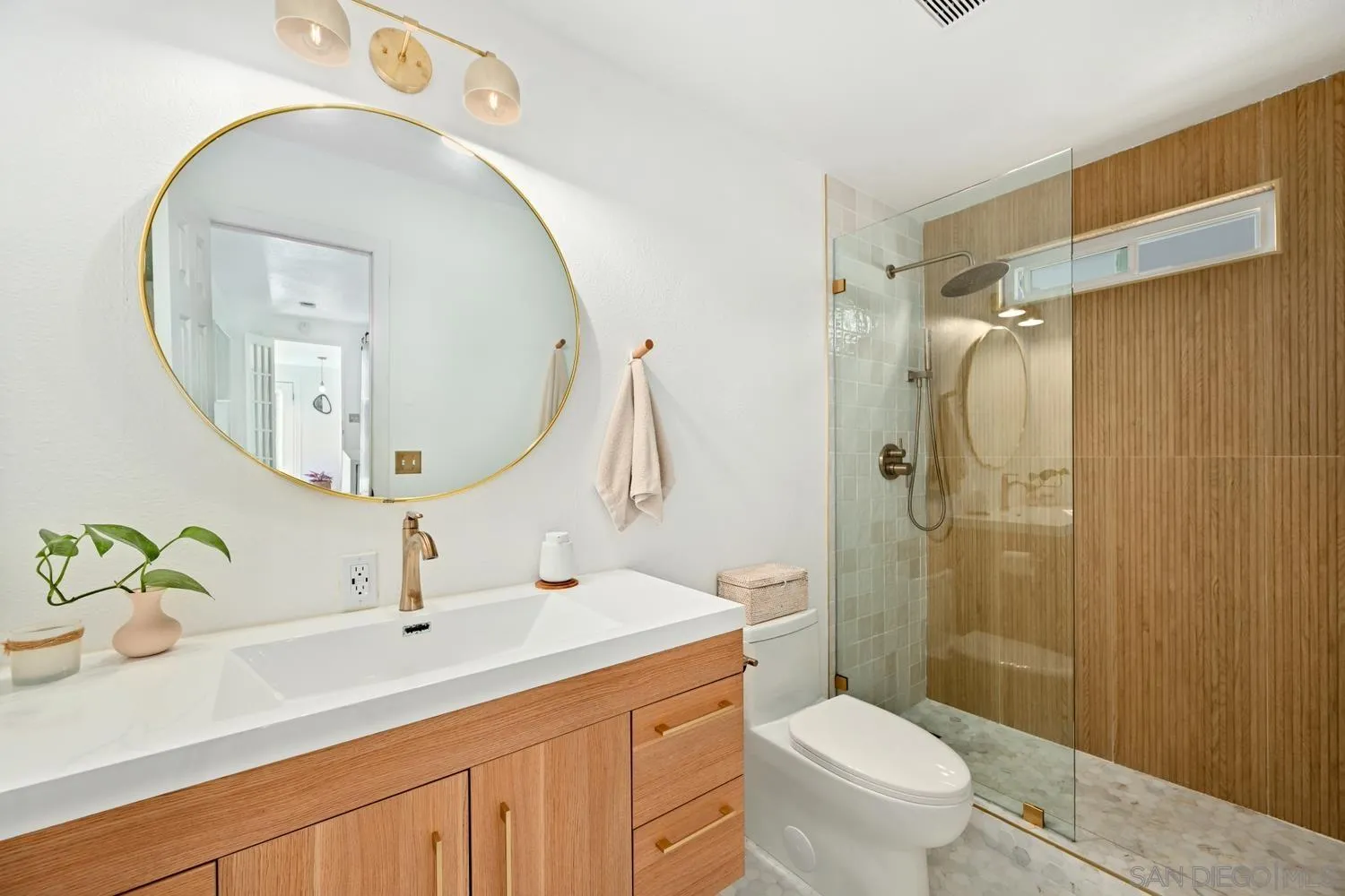 https://cdn.realtyfeed.com/cdn/127/250039266/c9ab4c8255e2b53173a6e5412a70b661.webp