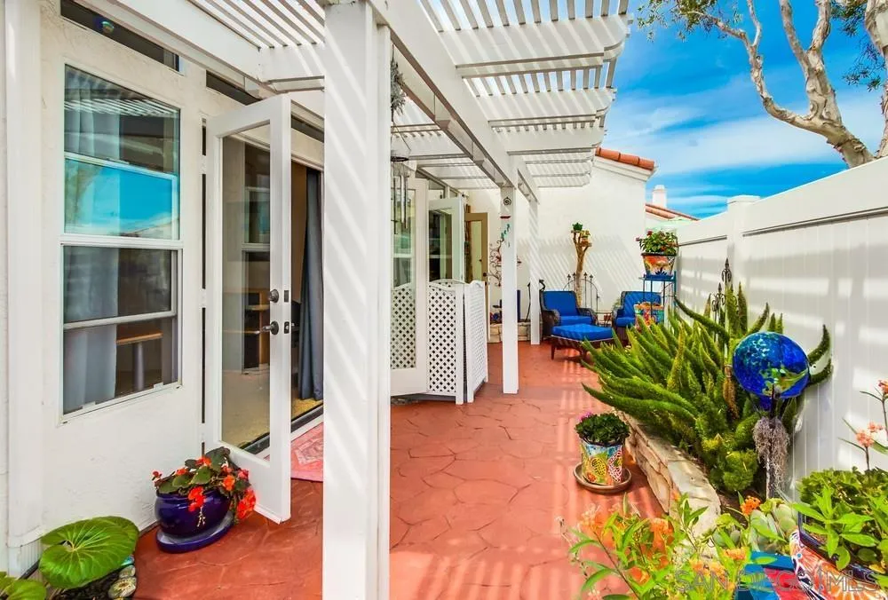 https://cdn.realtyfeed.com/cdn/127/250039270/8a0a4bed79db5bd4875d172d9fe1281e.webp