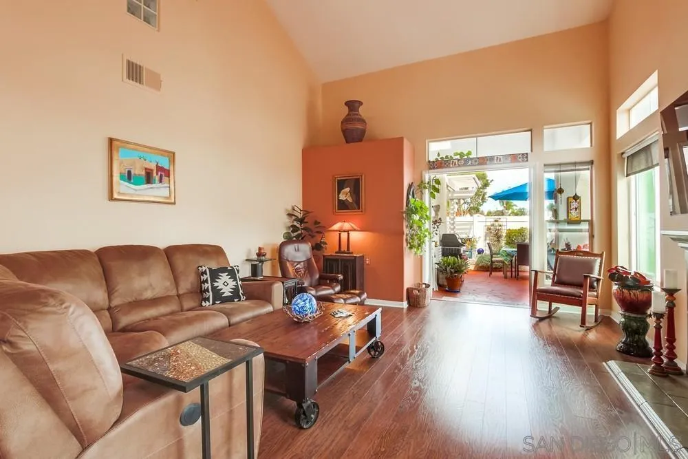https://cdn.realtyfeed.com/cdn/127/250039270/8b9723f9ebbf0c0c8c27b2a2d969b42c.webp