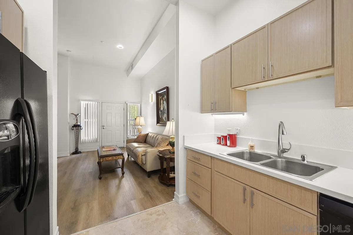 Photo #5: 250039275 Listing 
