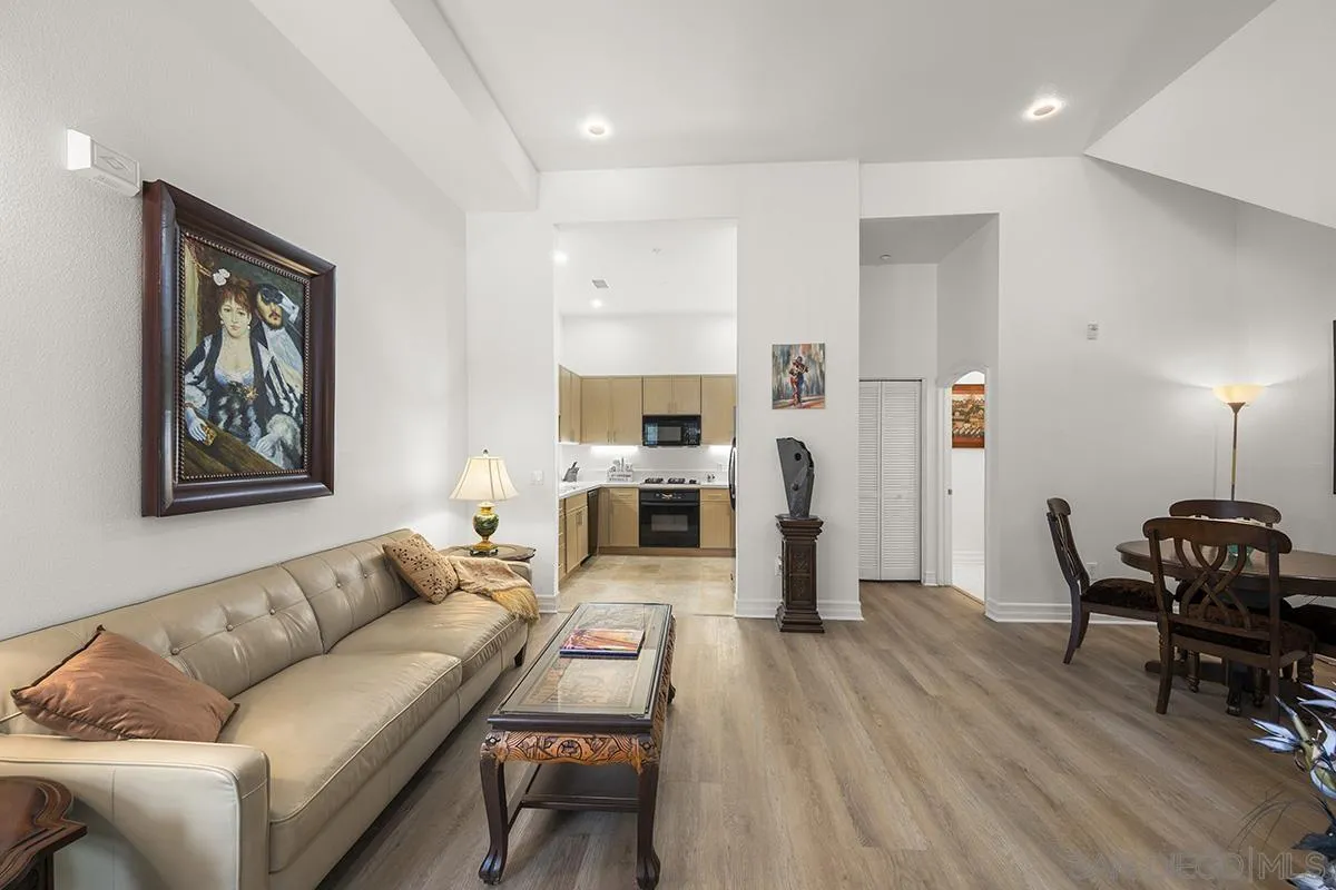 Photo #2: 250039275 Listing 