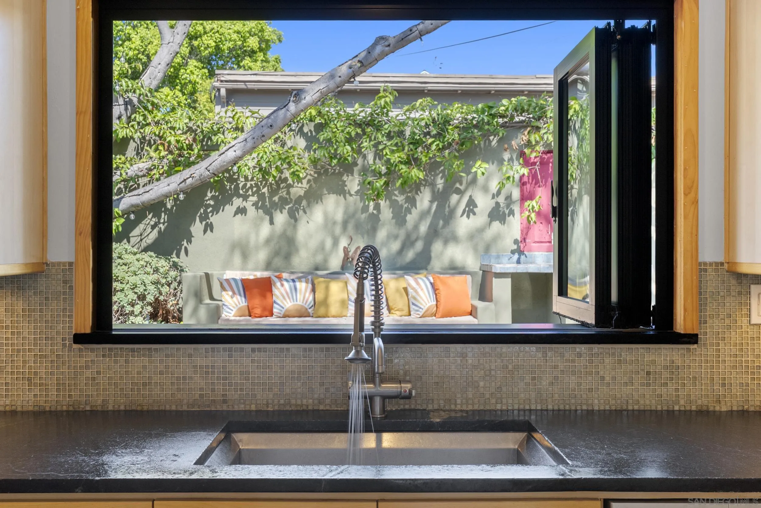 https://cdn.realtyfeed.com/cdn/127/250039278/096e456b42bd92e65810e7910bcd6826.webp