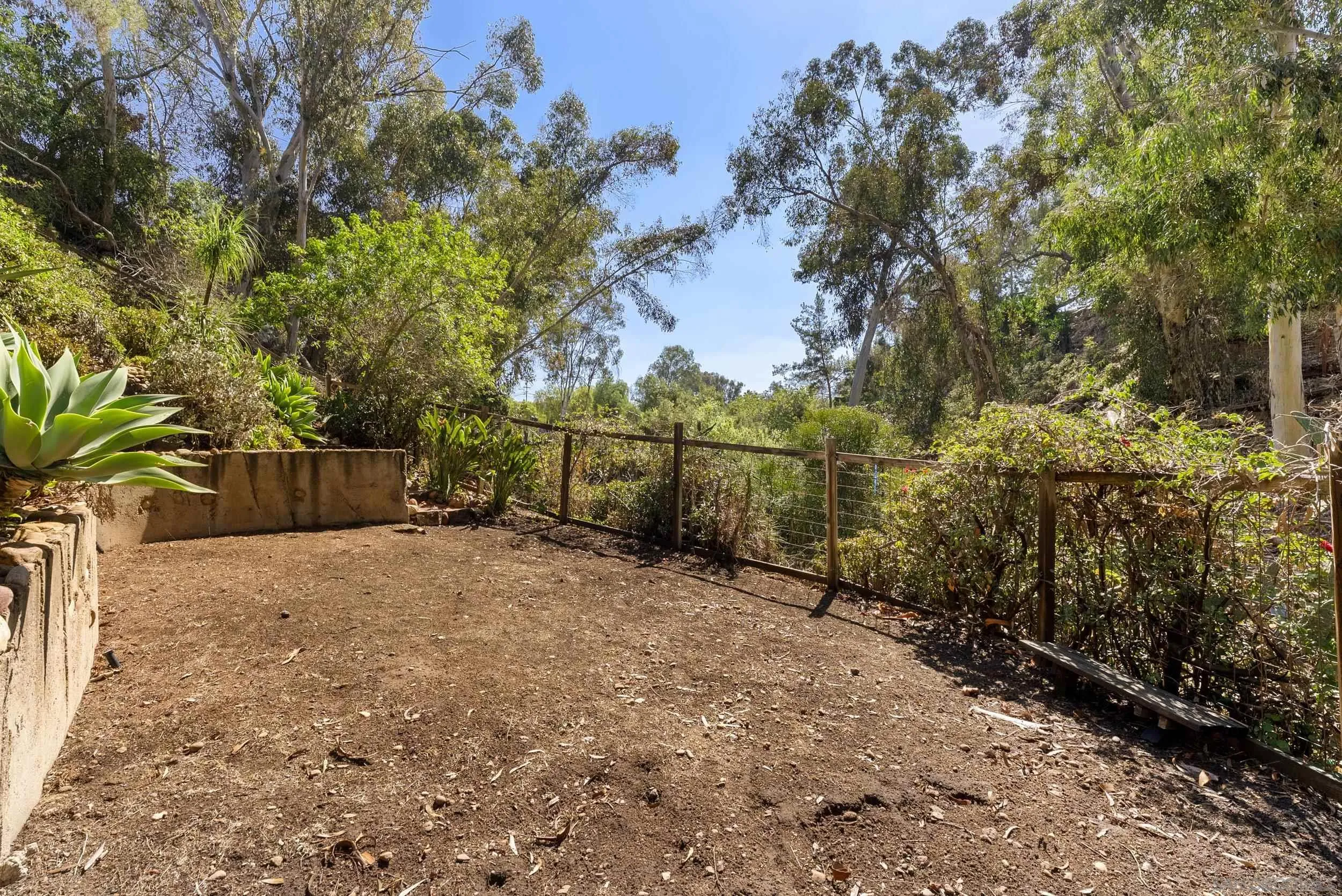 https://cdn.realtyfeed.com/cdn/127/250039278/55332941473953adb7c215e38eaf5b43.webp