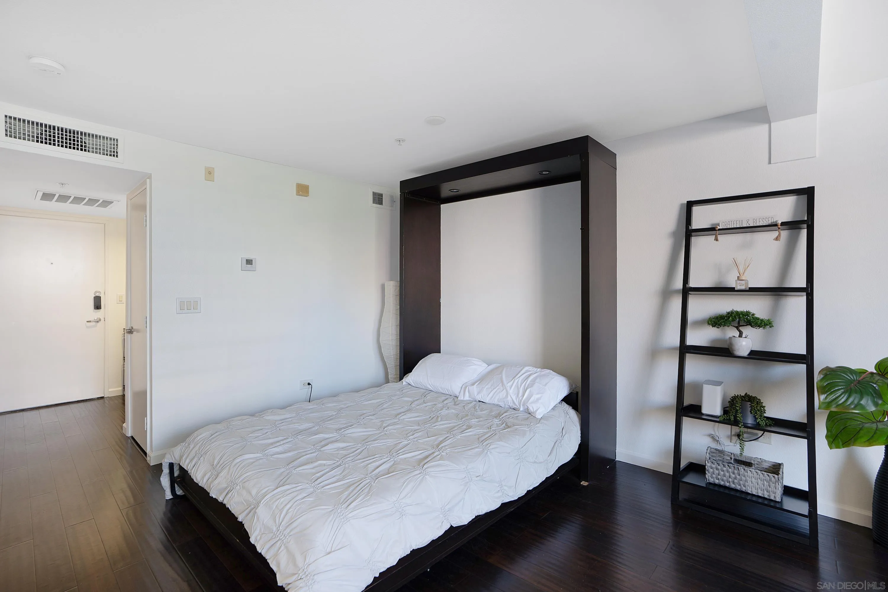 https://cdn.realtyfeed.com/cdn/127/250039286/9ac887772e10e09353b118529b5745e1.webp