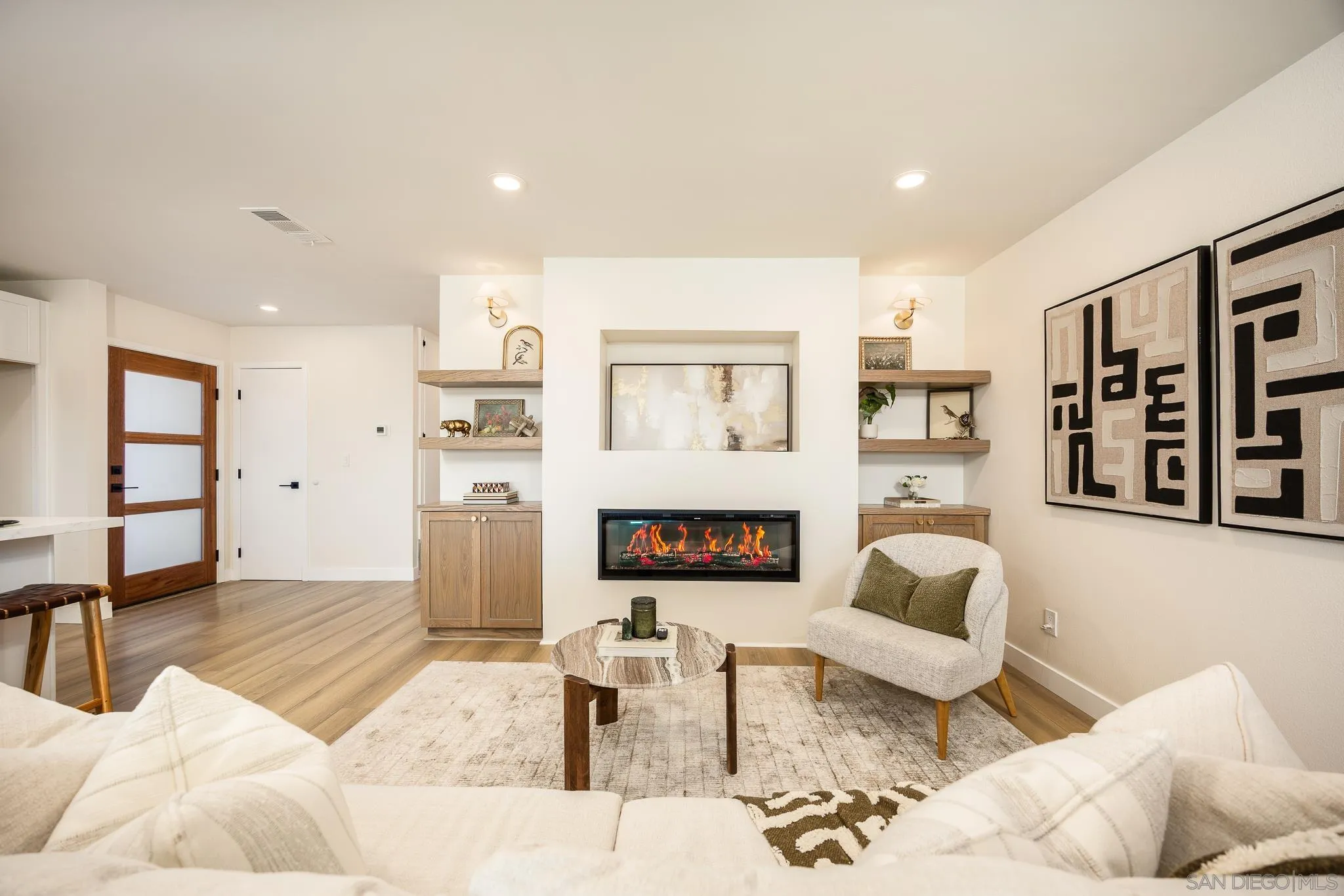 https://cdn.realtyfeed.com/cdn/127/250039296/8b0926f113c60d382d596f1ceea3abd3.webp
