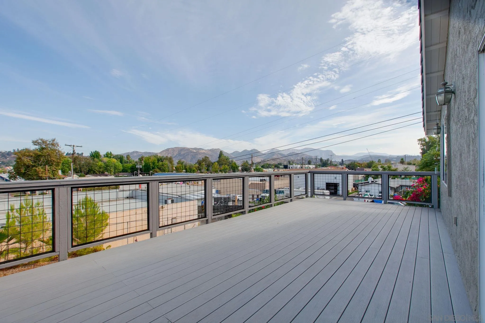 https://cdn.realtyfeed.com/cdn/127/250039301/825c0e06d96bcd0221392caa9b5b843c.webp