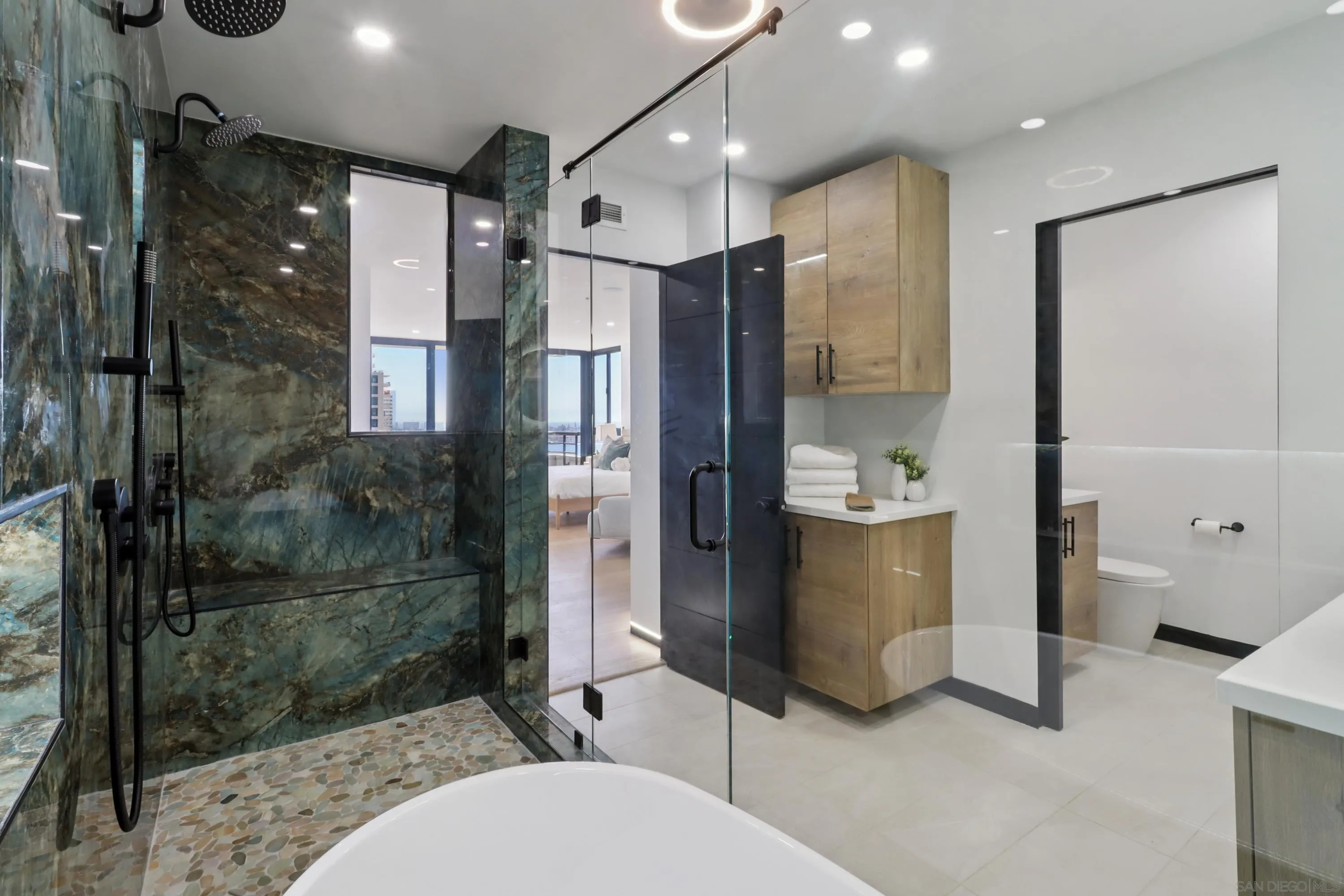 https://cdn.realtyfeed.com/cdn/127/250039305/00d73e96d85d6cc638bc866ca2c16984.webp