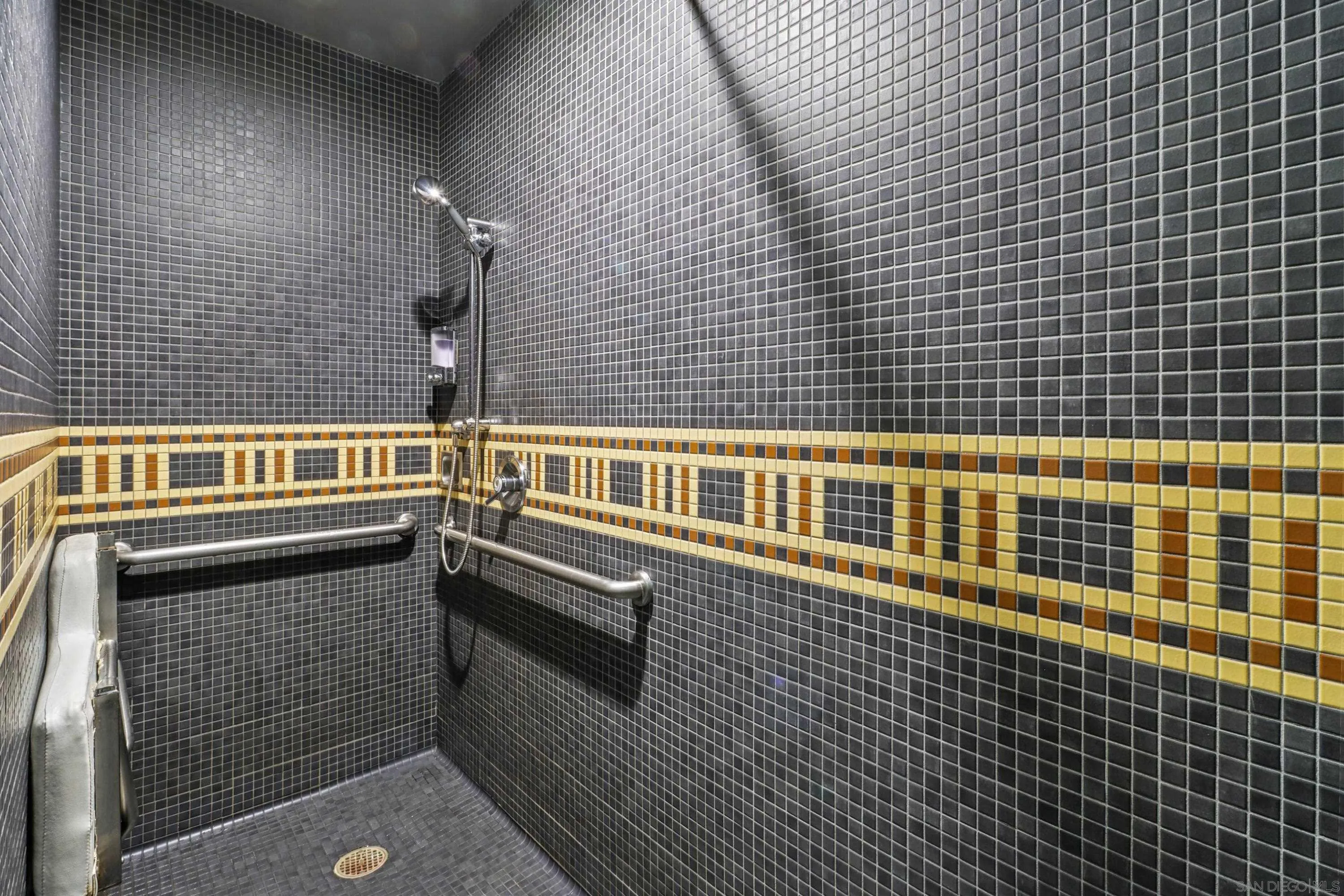 https://cdn.realtyfeed.com/cdn/127/250039305/03dacf43e6807cfd8e4b0ed16f959c1e.webp