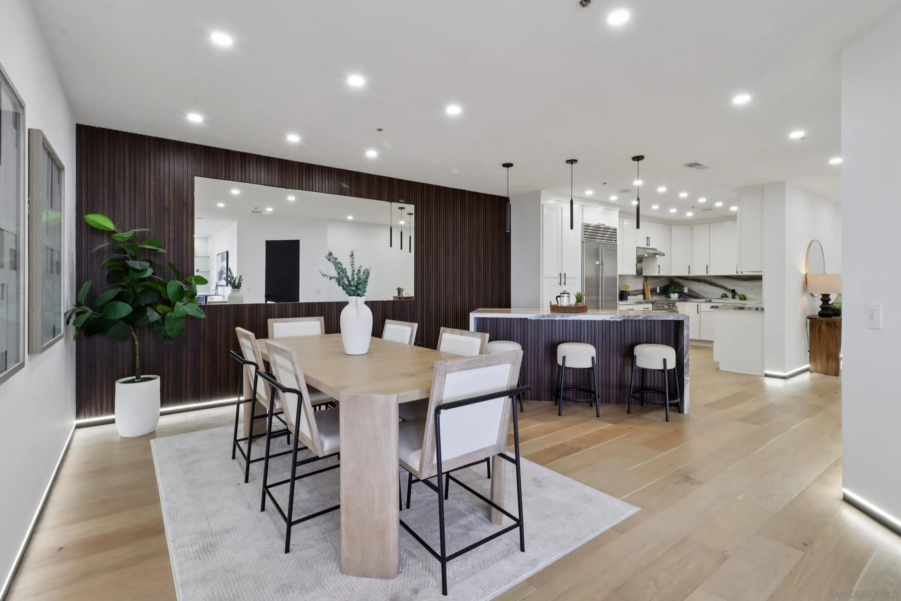 https://cdn.realtyfeed.com/cdn/127/250039305/73b54d7f64b01f404f1c6edc648d3776.webp