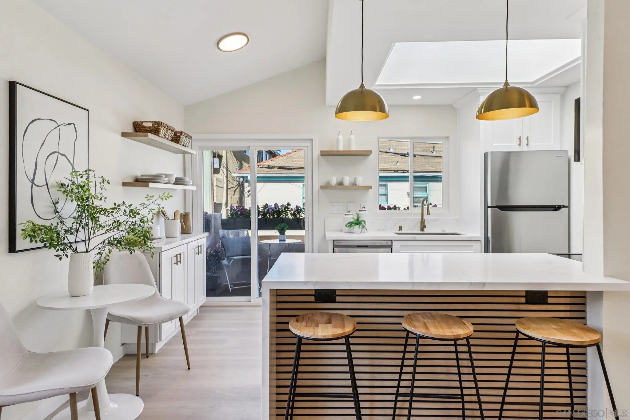 https://cdn.realtyfeed.com/cdn/127/250039308/362d11f7ae0c578b720e38071cc064e3.webp