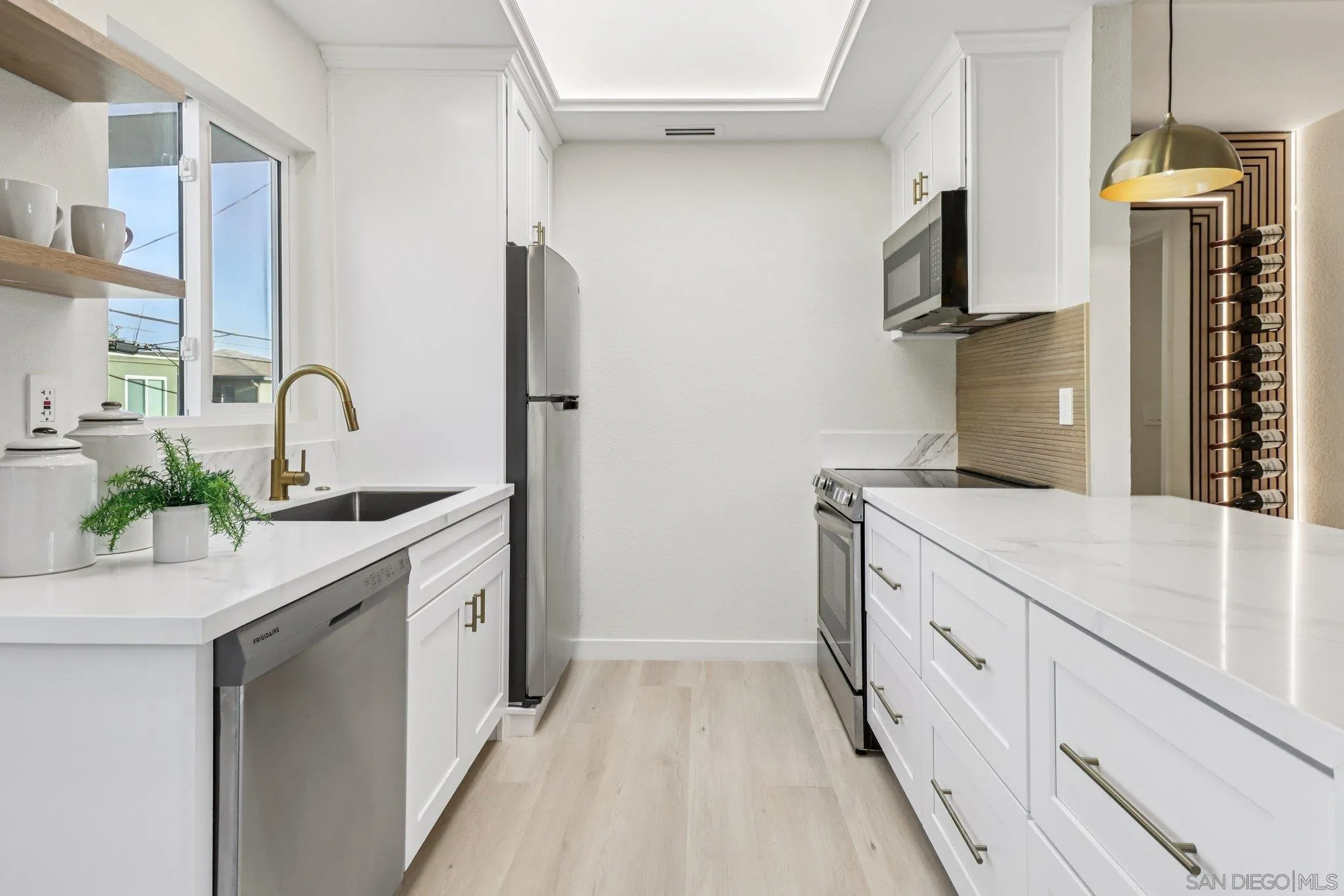 https://cdn.realtyfeed.com/cdn/127/250039308/805bb143f7ead00b88d6ebc3f0264023.webp