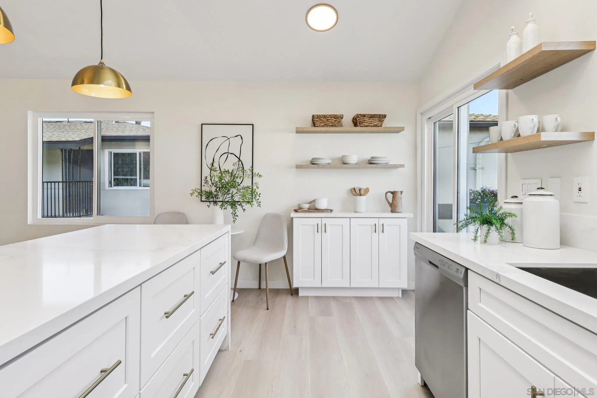 https://cdn.realtyfeed.com/cdn/127/250039308/826c5a713cc9be6c801502ff42577a94.webp