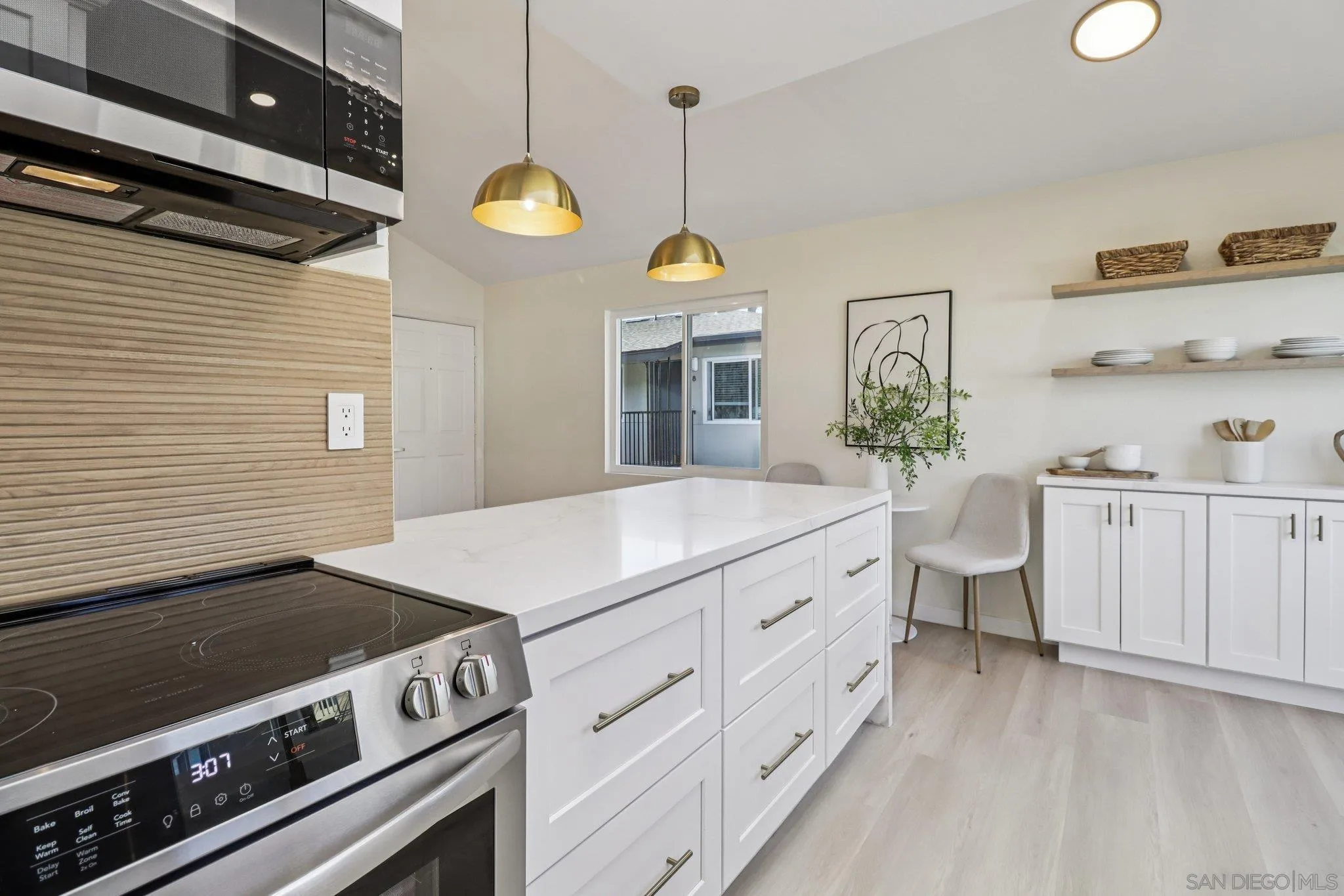 https://cdn.realtyfeed.com/cdn/127/250039308/fa3b8018f20611ec4834223a24ab488c.webp