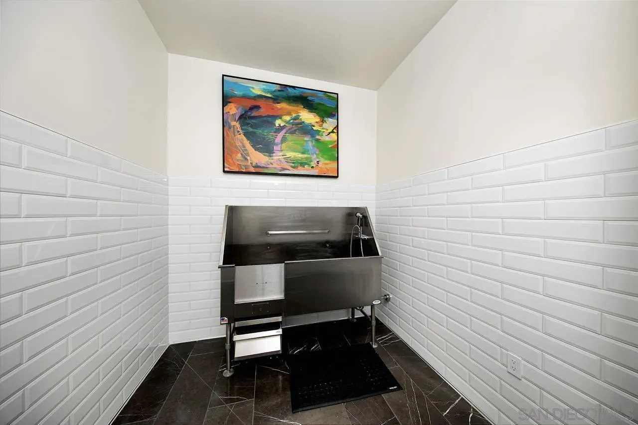 https://cdn.realtyfeed.com/cdn/127/250039309/a94a5e9d75b6c0158fa339a00d833a16.webp