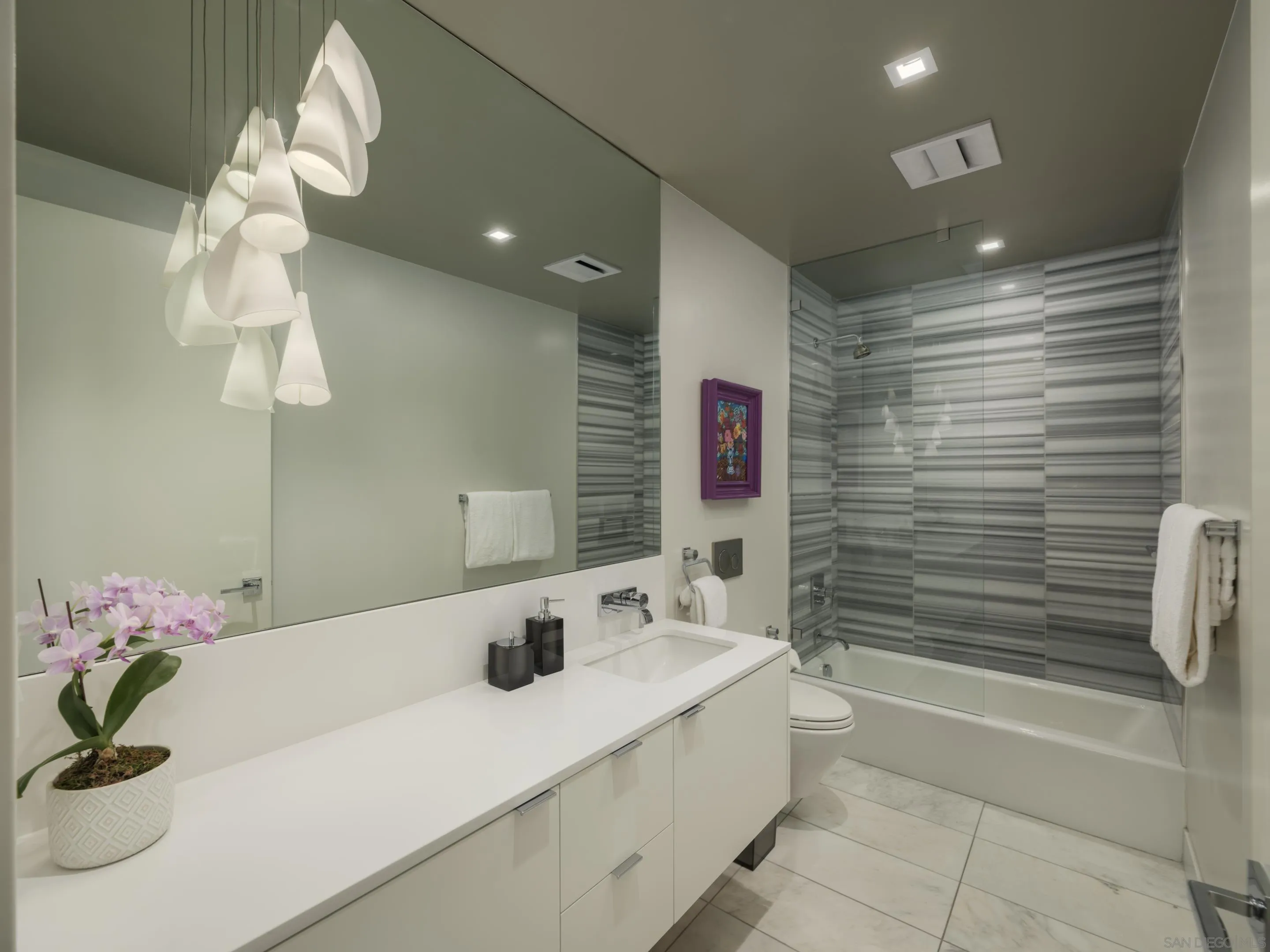 https://cdn.realtyfeed.com/cdn/127/250039309/ad4396f7e33fcc4dd56f253eca3eef0d.webp