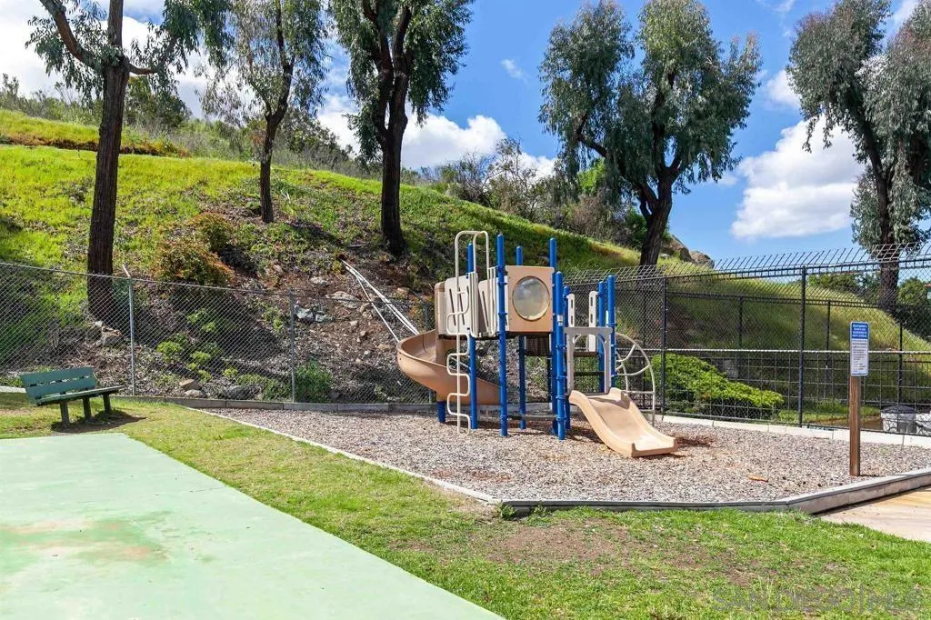 https://cdn.realtyfeed.com/cdn/127/250039310/32bc0847defc82d375e130e94dbedab0.webp