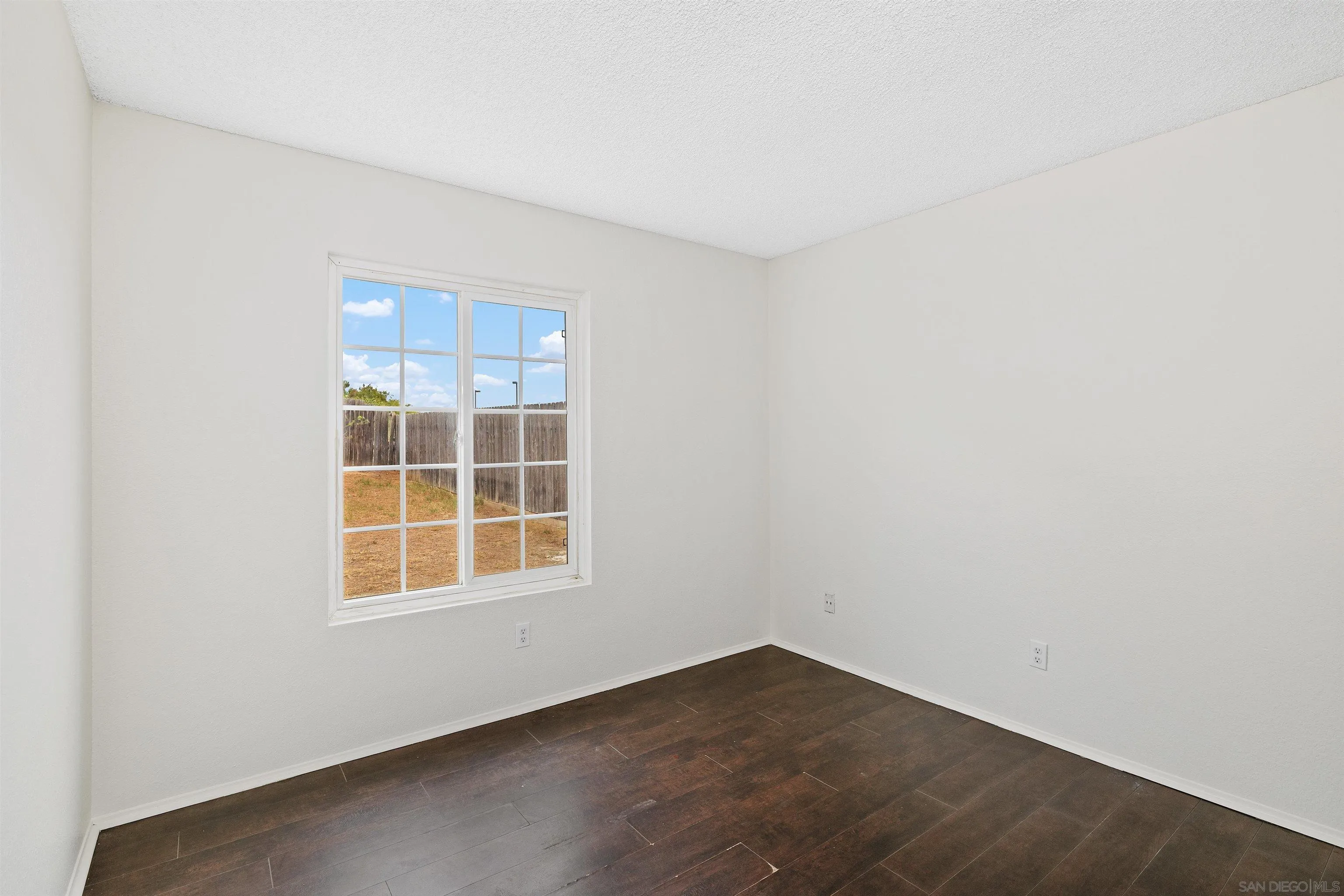 https://cdn.realtyfeed.com/cdn/127/250039314/5bc2ffcaa7e86a82f9ae8a5fa081aad8.webp