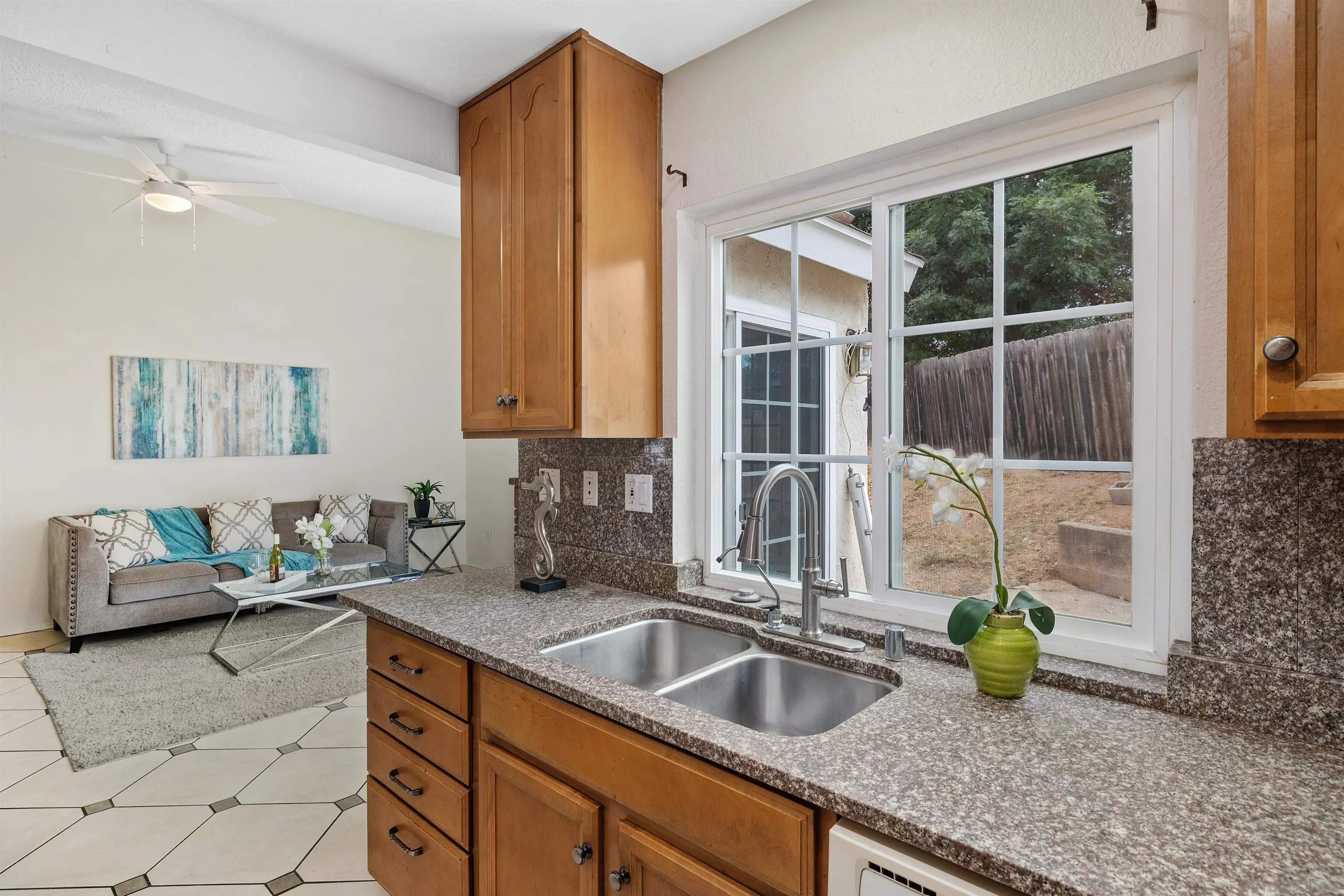 https://cdn.realtyfeed.com/cdn/127/250039314/949d6b390c78b878c5b224a9cb76e3a8.webp