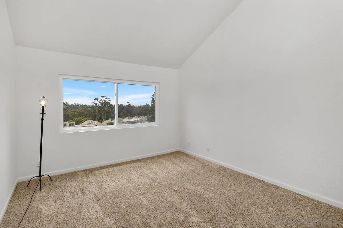 https://cdn.realtyfeed.com/cdn/127/250039316/c94de2a7cf38bca28c96c9d25355bc44.webp