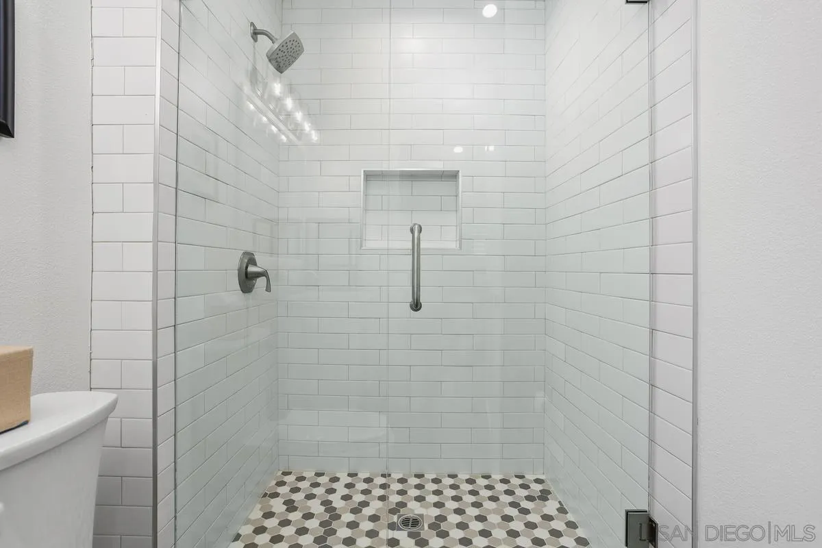Photo #25: 250039317 Listing: Photo #25