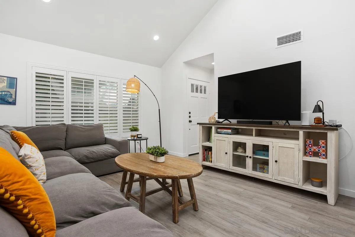 Photo #7: 250039317 Listing: Photo #7