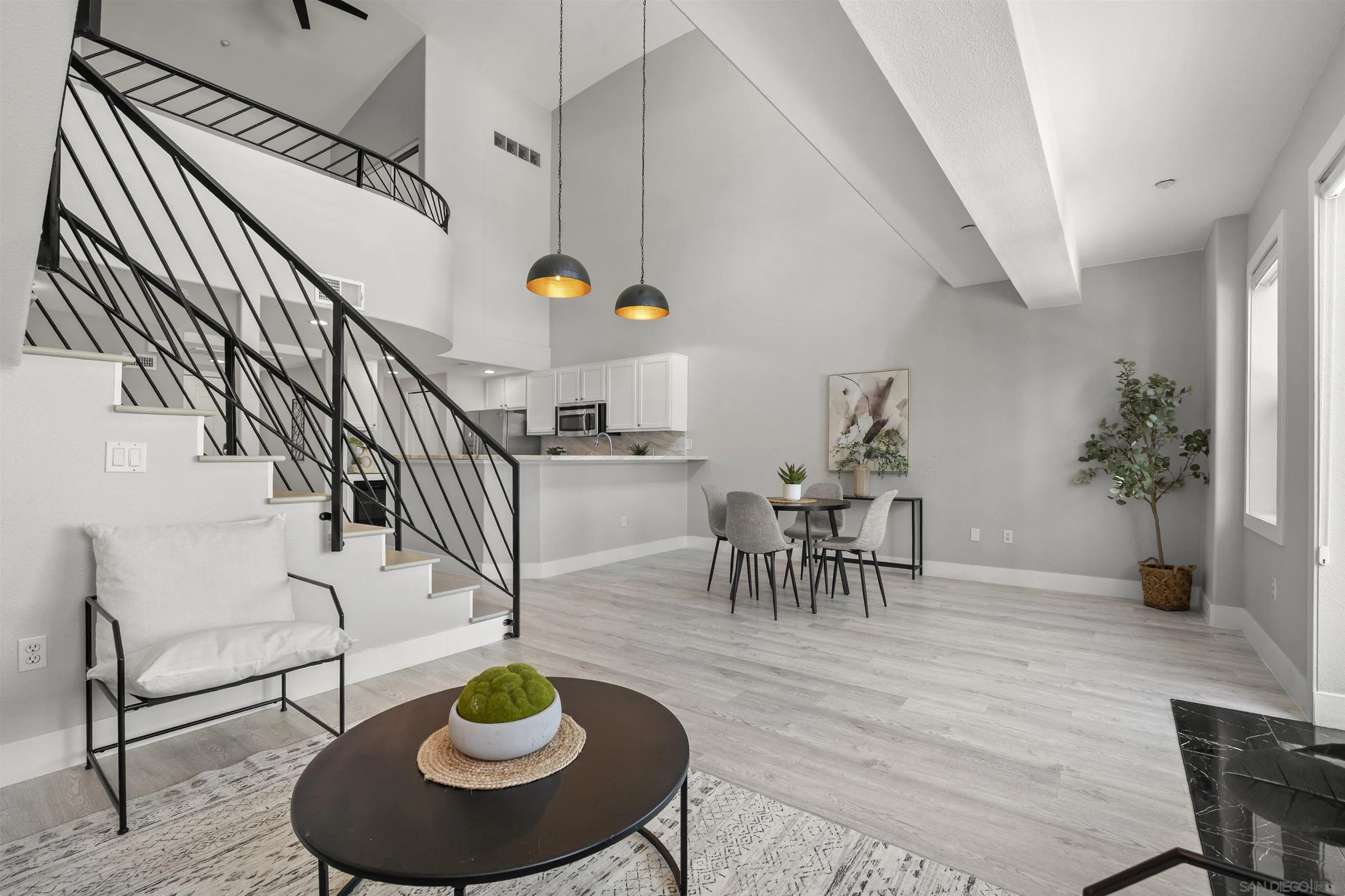 https://cdn.realtyfeed.com/cdn/127/250039324/cf8aaedae7b7c29e541bb1af3b36cb00.webp