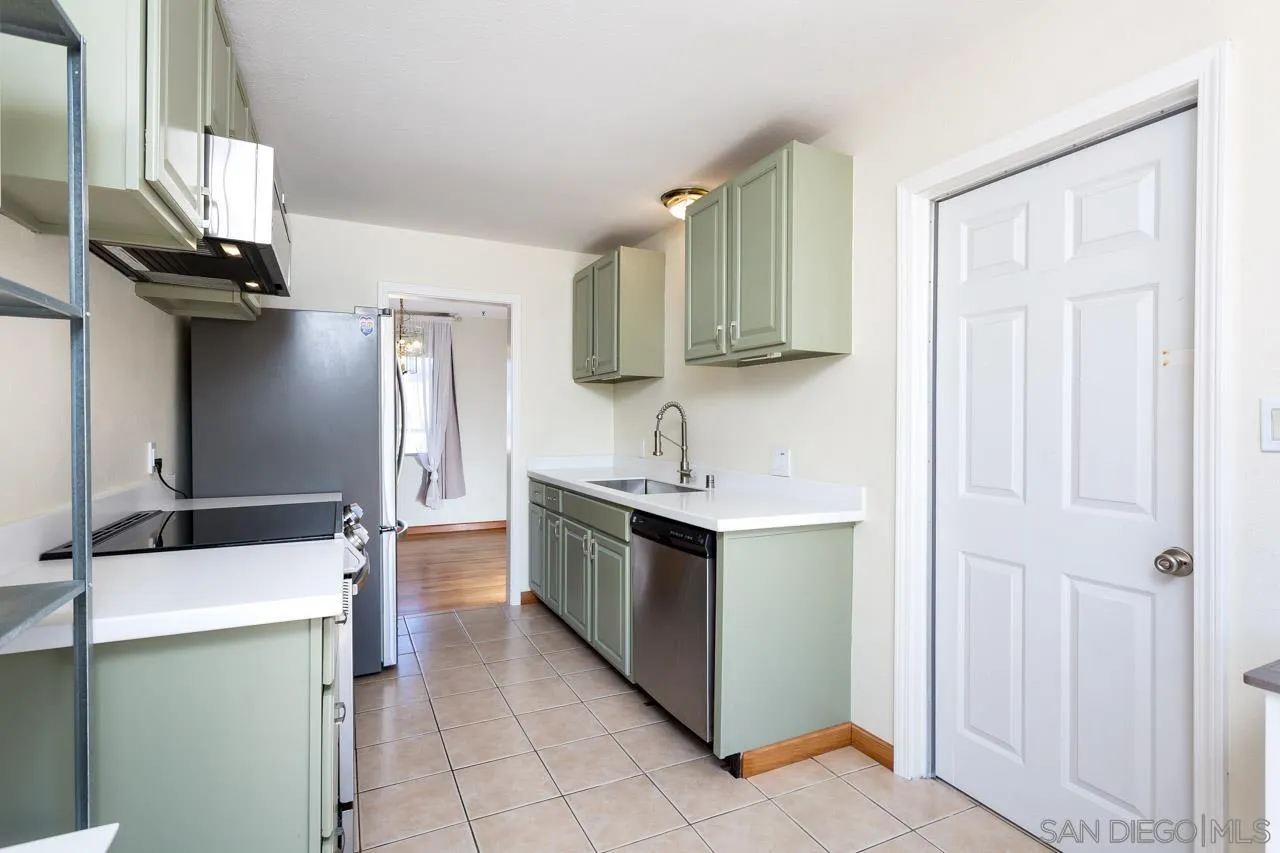 https://cdn.realtyfeed.com/cdn/127/250039327/0ebd682c868d5f4078b4f66c142e4f5c.webp