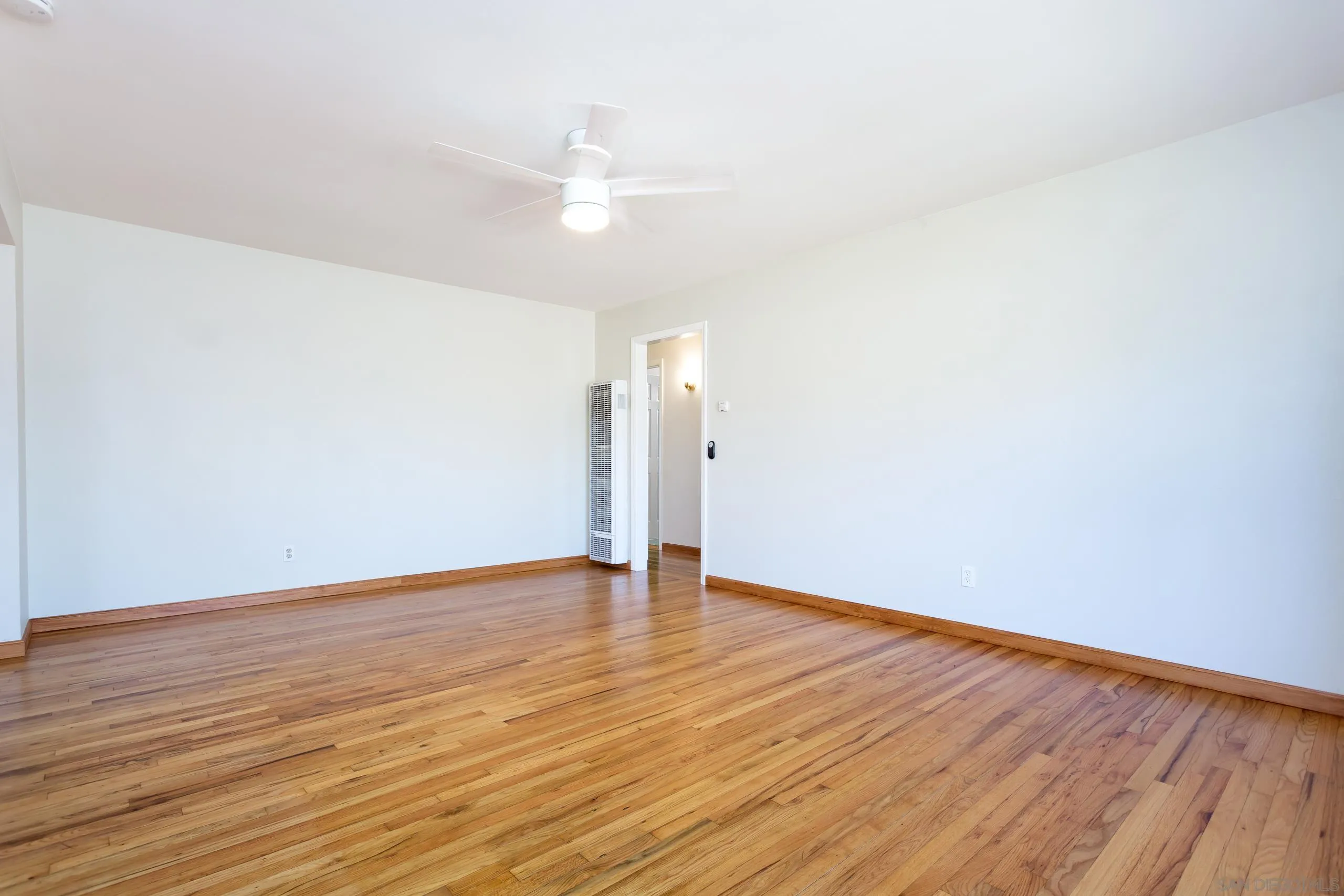 https://cdn.realtyfeed.com/cdn/127/250039327/2b642359d40962f87a1c3eb47c8e6312.webp