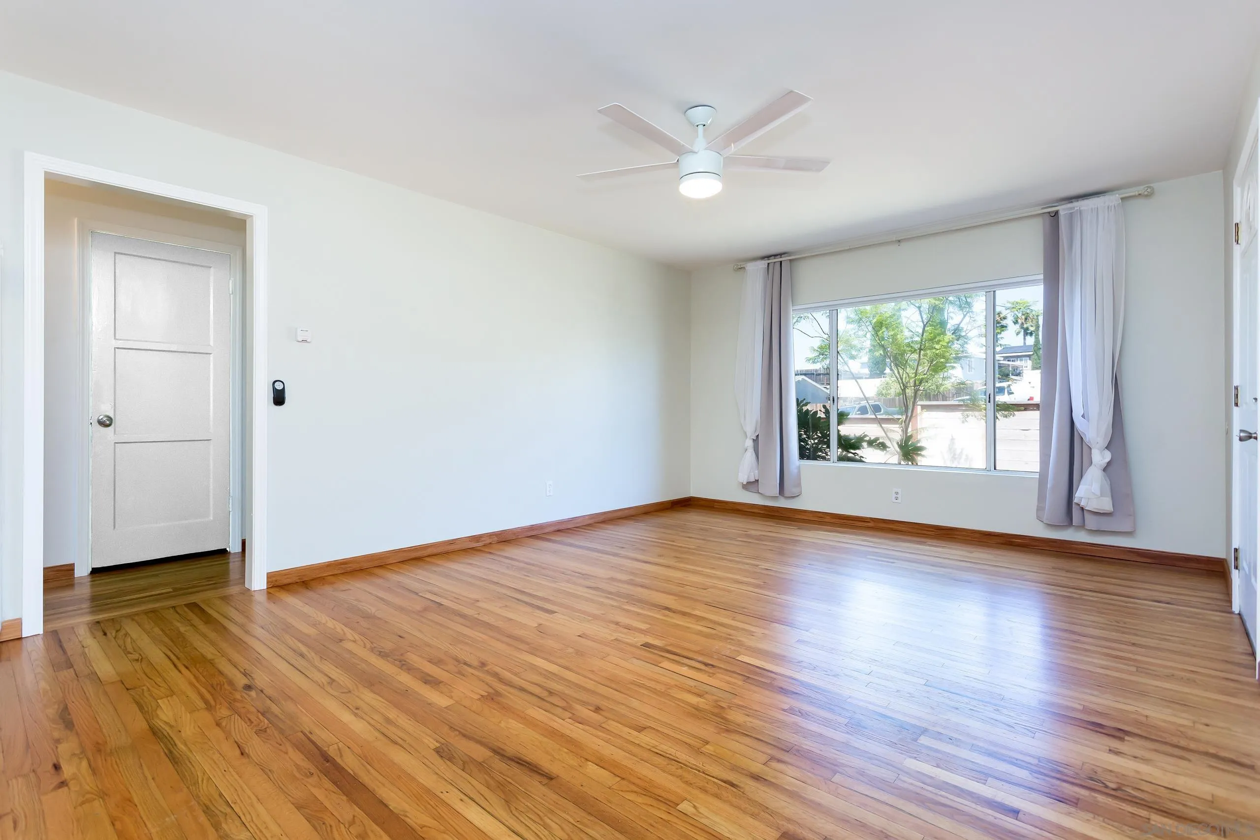 https://cdn.realtyfeed.com/cdn/127/250039327/c14f8747ca752a73c8571305cc1e3dff.webp