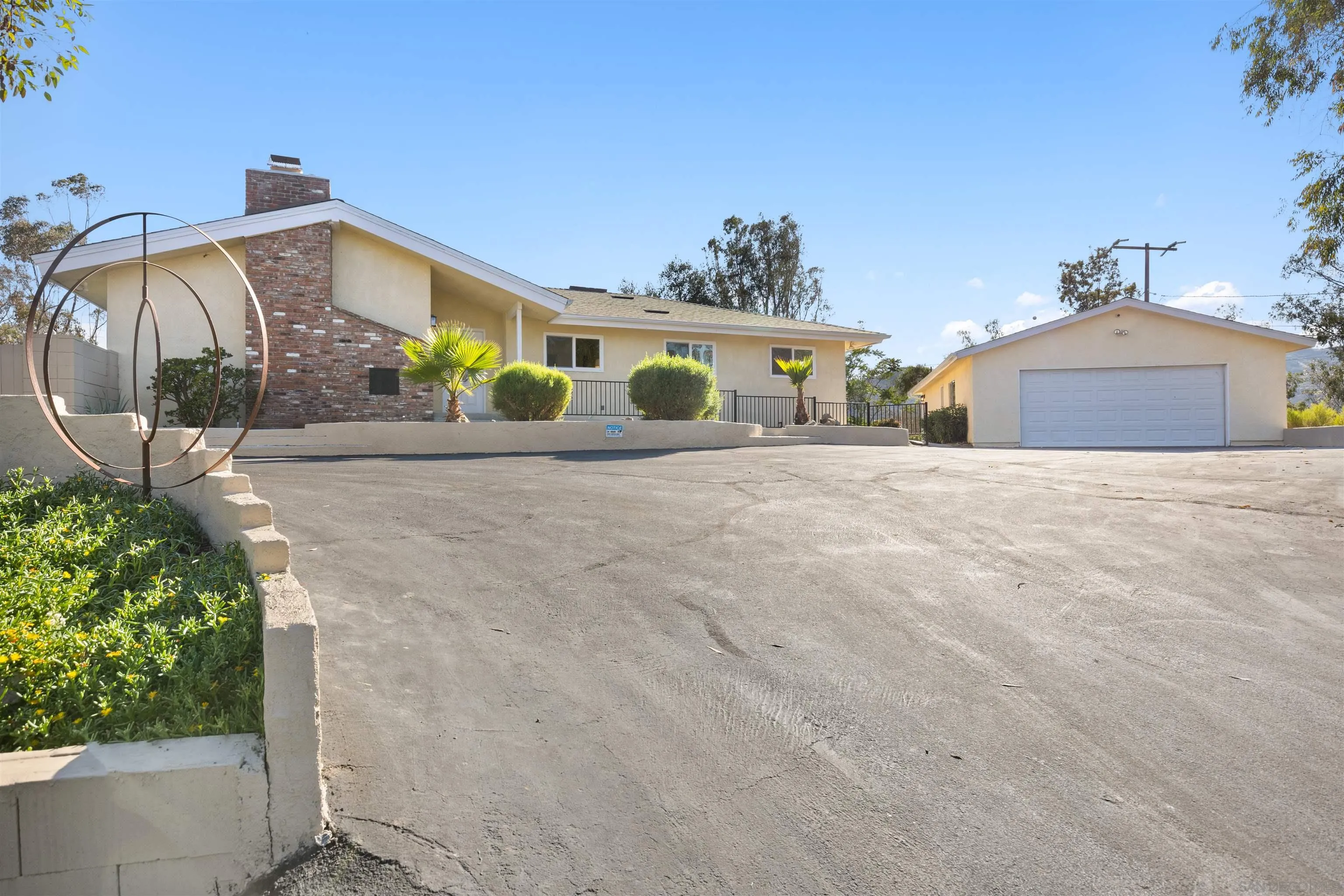 https://cdn.realtyfeed.com/cdn/127/250039331/0cc4c61e508a98aea89db6ad66e7f90e.webp
