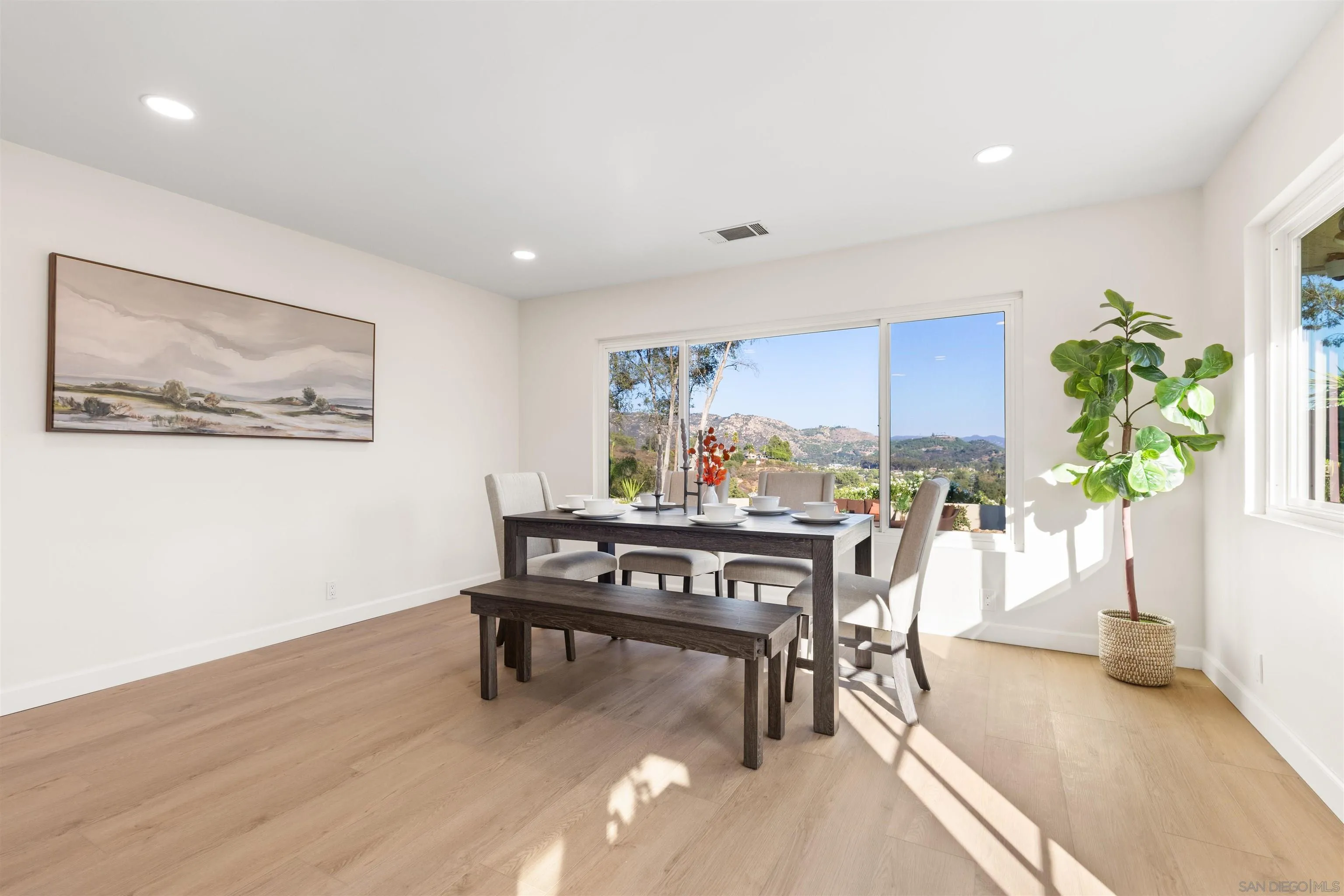 https://cdn.realtyfeed.com/cdn/127/250039331/0dd998a0e3c7a6c8319e17c45a3a5288.webp