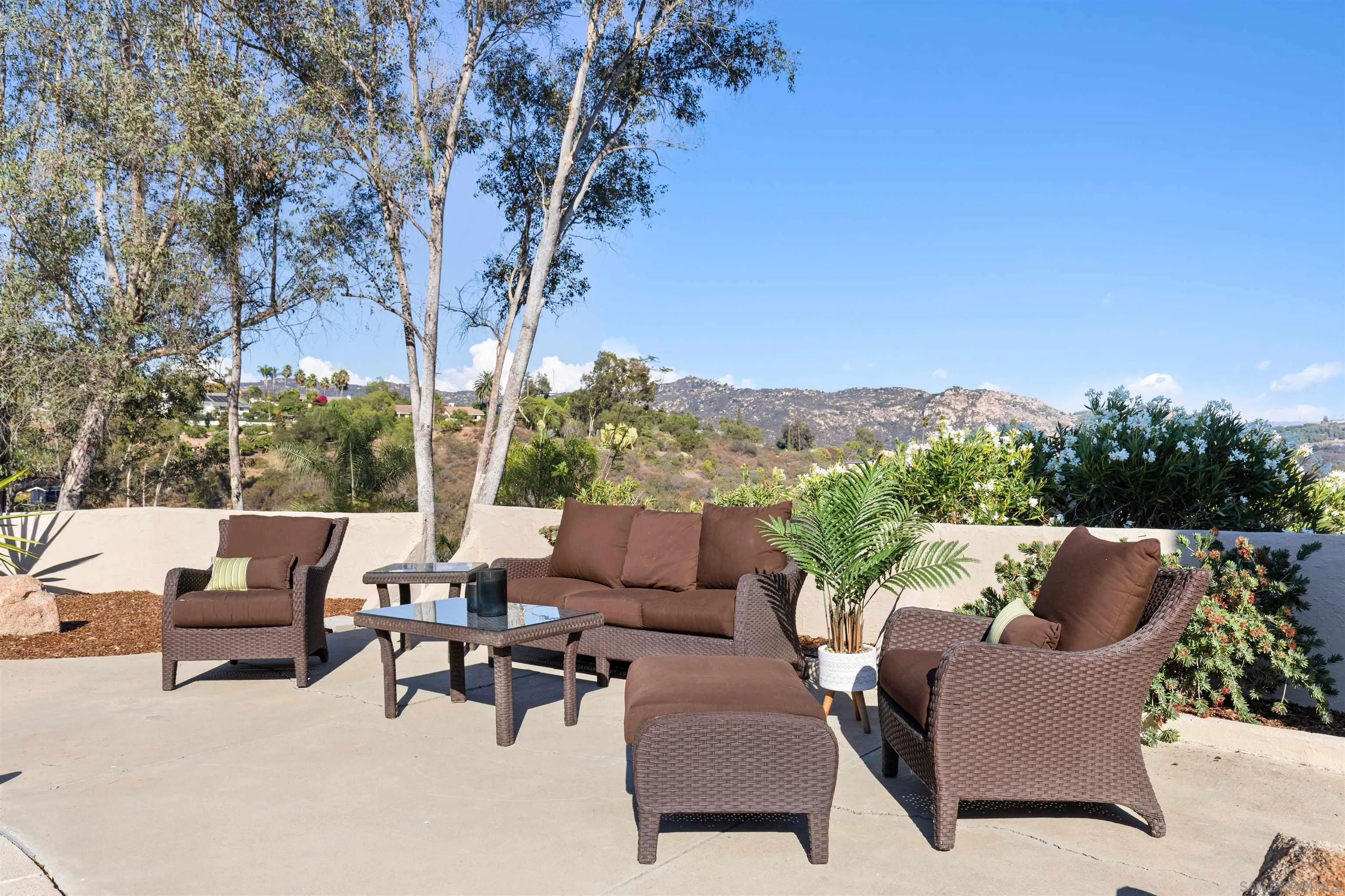 https://cdn.realtyfeed.com/cdn/127/250039331/2122f20b53f4878eb2cbf85d506cd523.webp